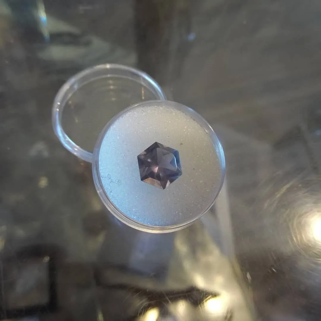 3.0ct BLUE PURPLE COLOR SHIFT MONTANA SAPPHIRE