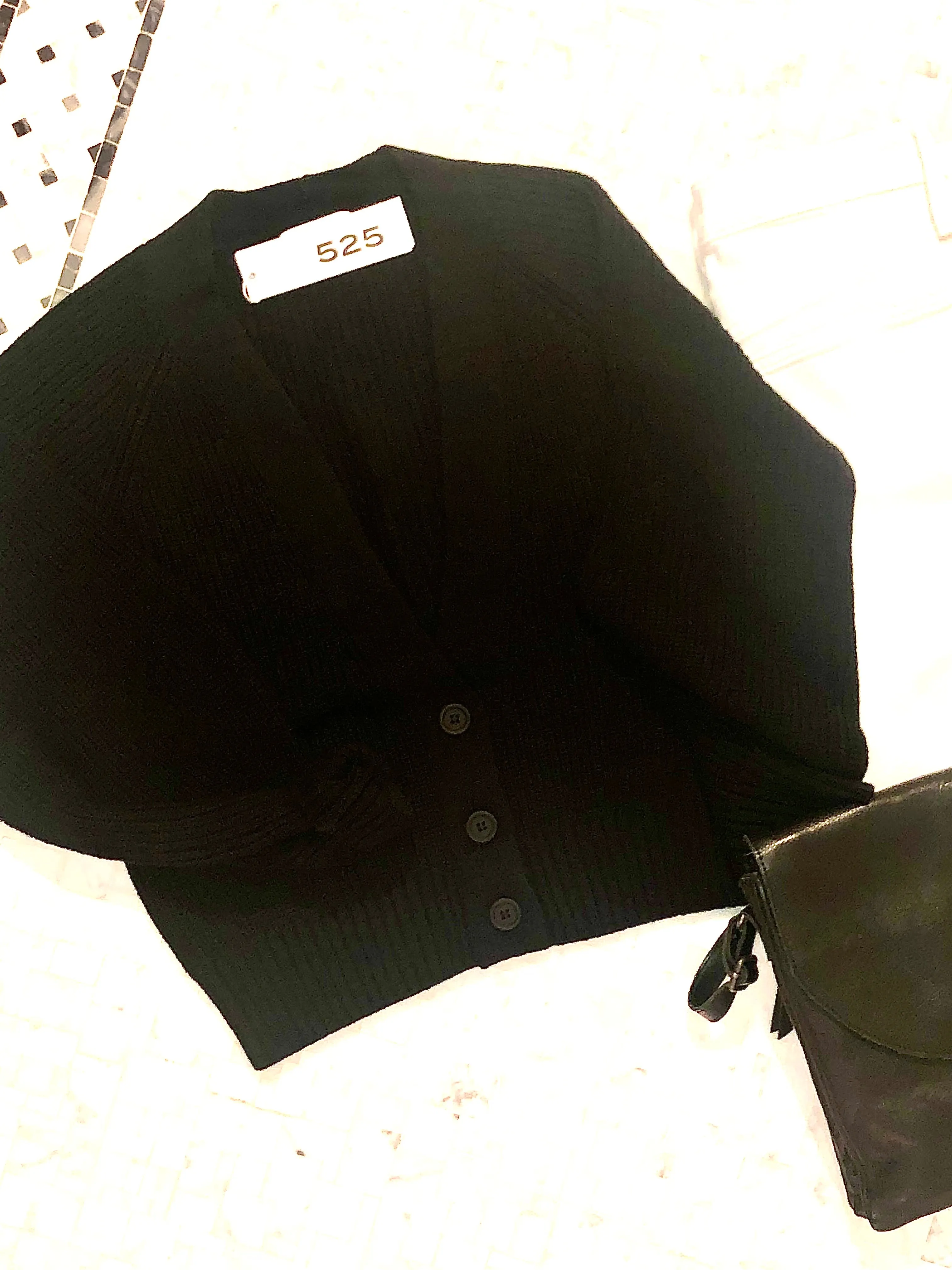 525 COTTON V NECK SWEATER