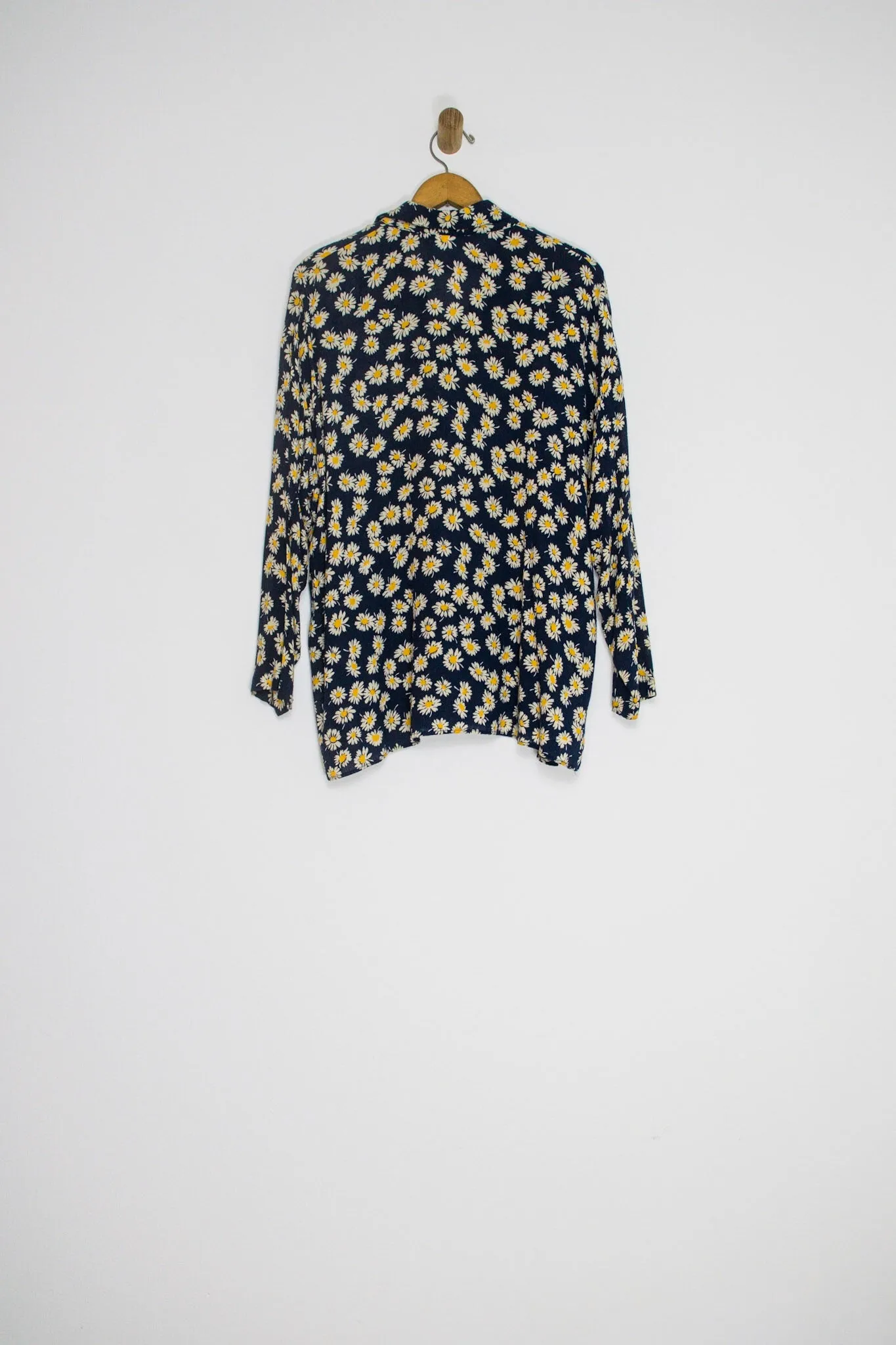 90's DAISY BUTTON UP / MEDIUM