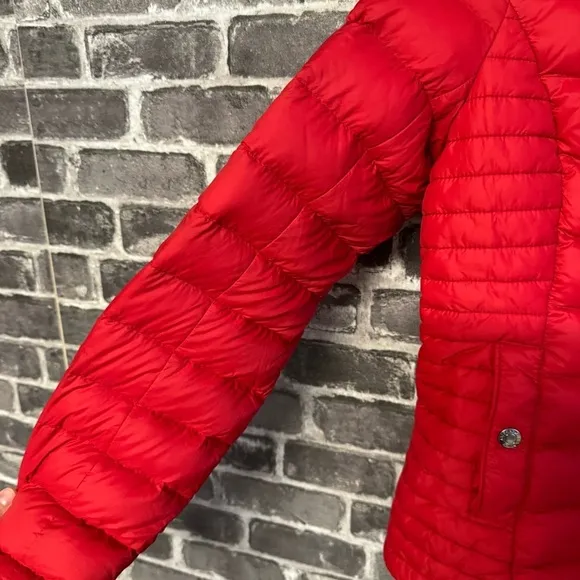 Abercrombie &amp; Fitch puffer coat down series red
