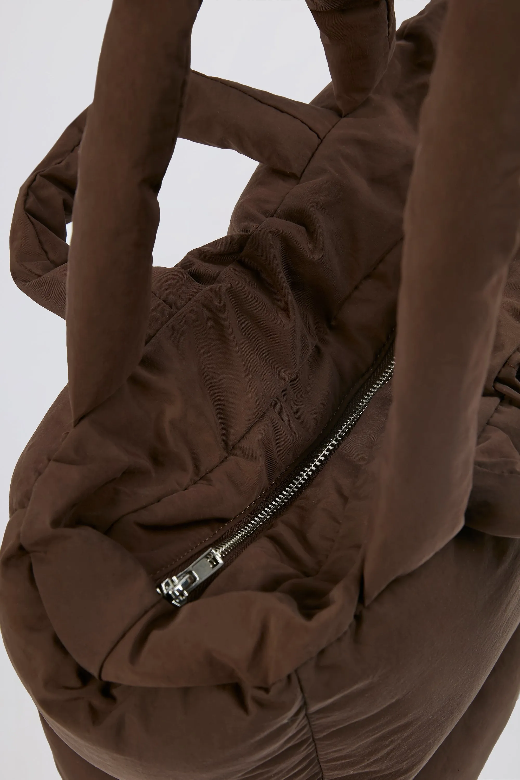 Arctic - Quilted Puffer Bag in Mahogany