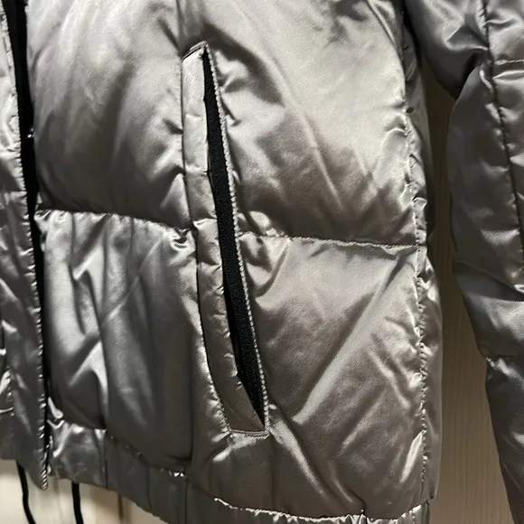 ATHLETA Silver Puffer Jacket Metallic Goose Down Zip size M