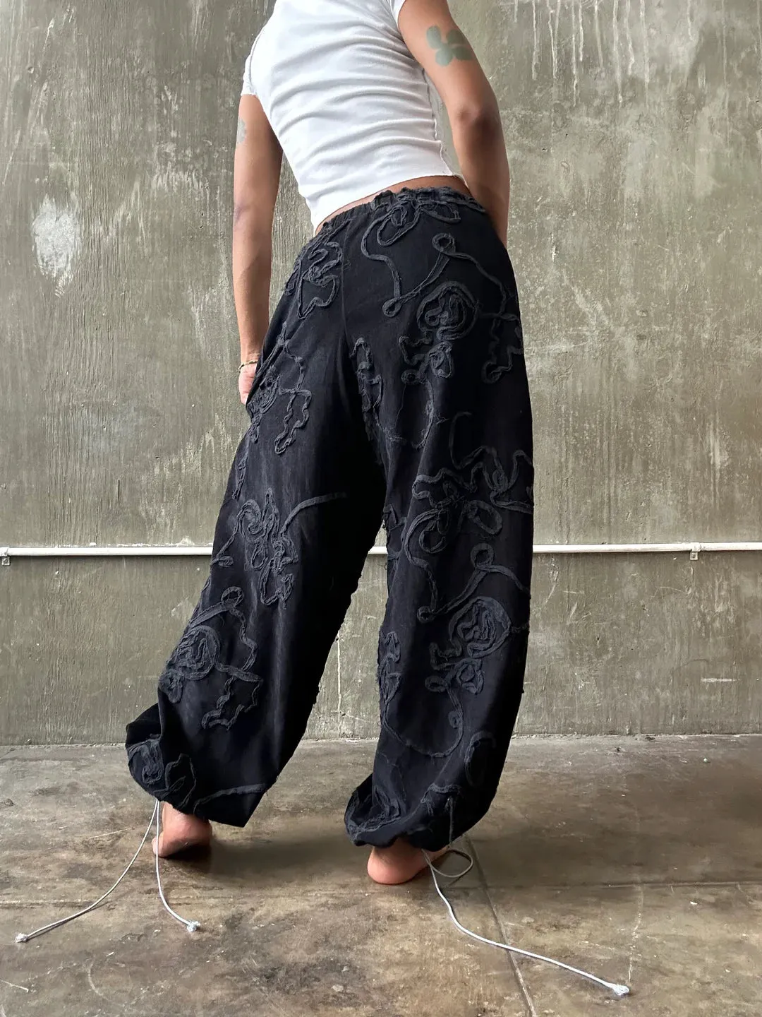 BLACK FLORDUROY PANTS by BusyBdy