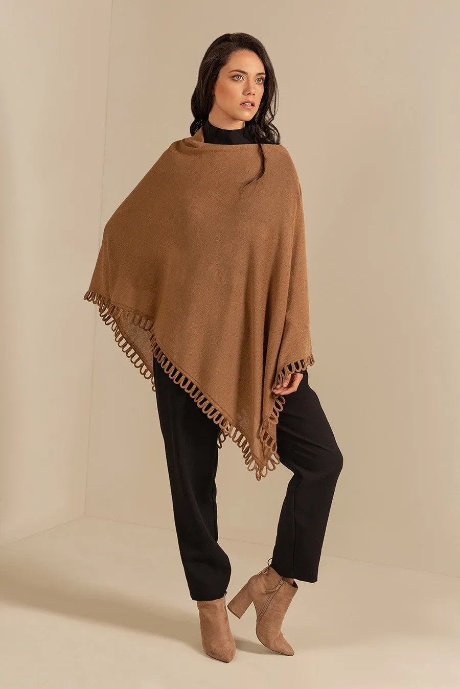 Bruma Poncho Alpaca 16 Color Camel