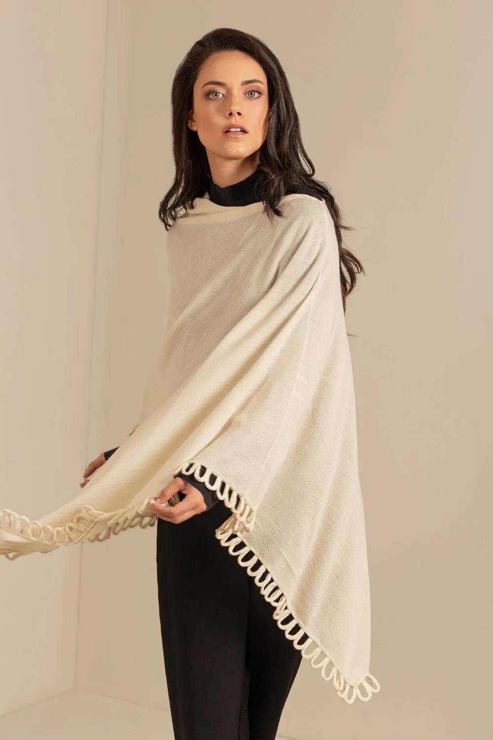 Bruma Poncho Alpaca 16 Color Ecru