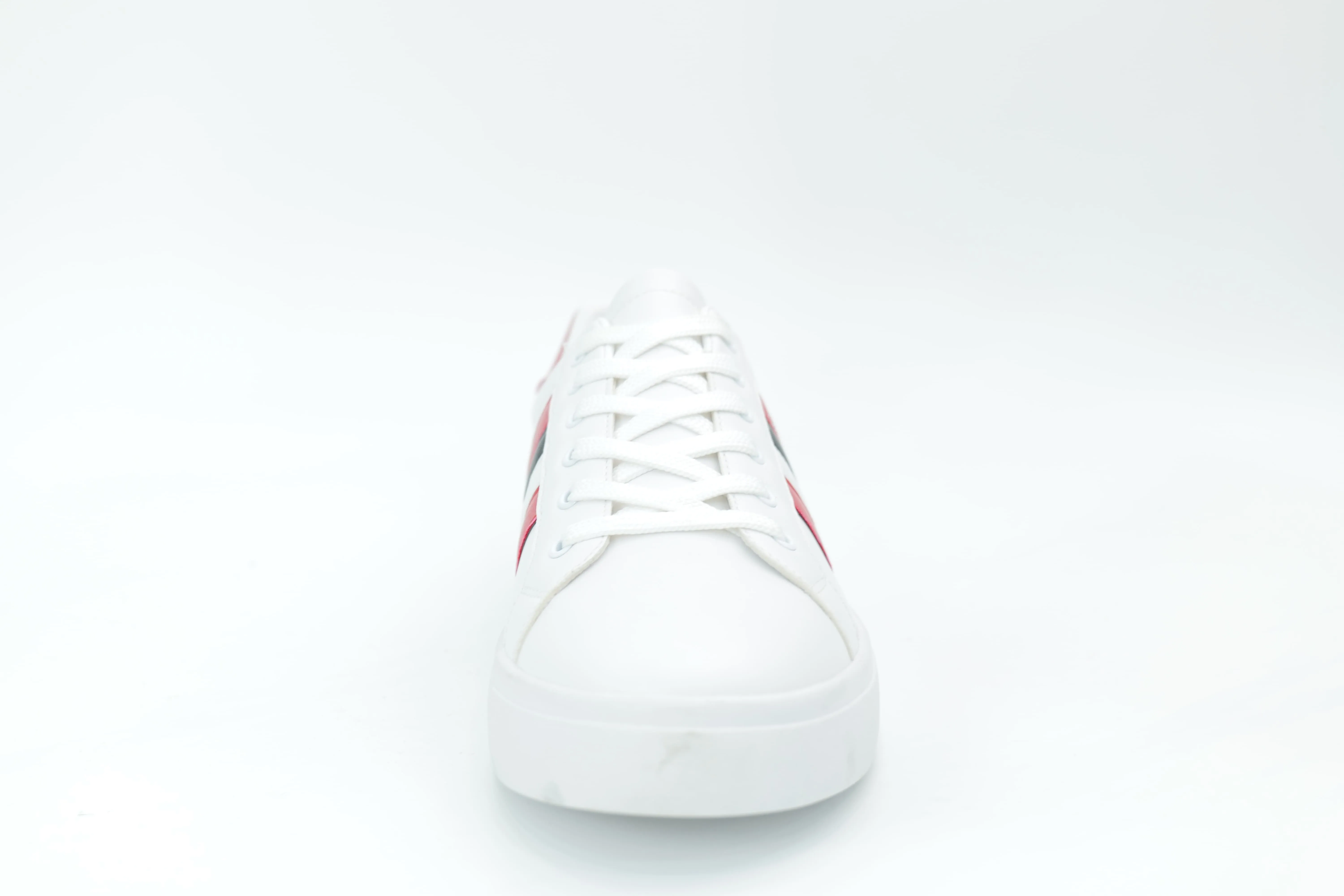 Casual sneakers