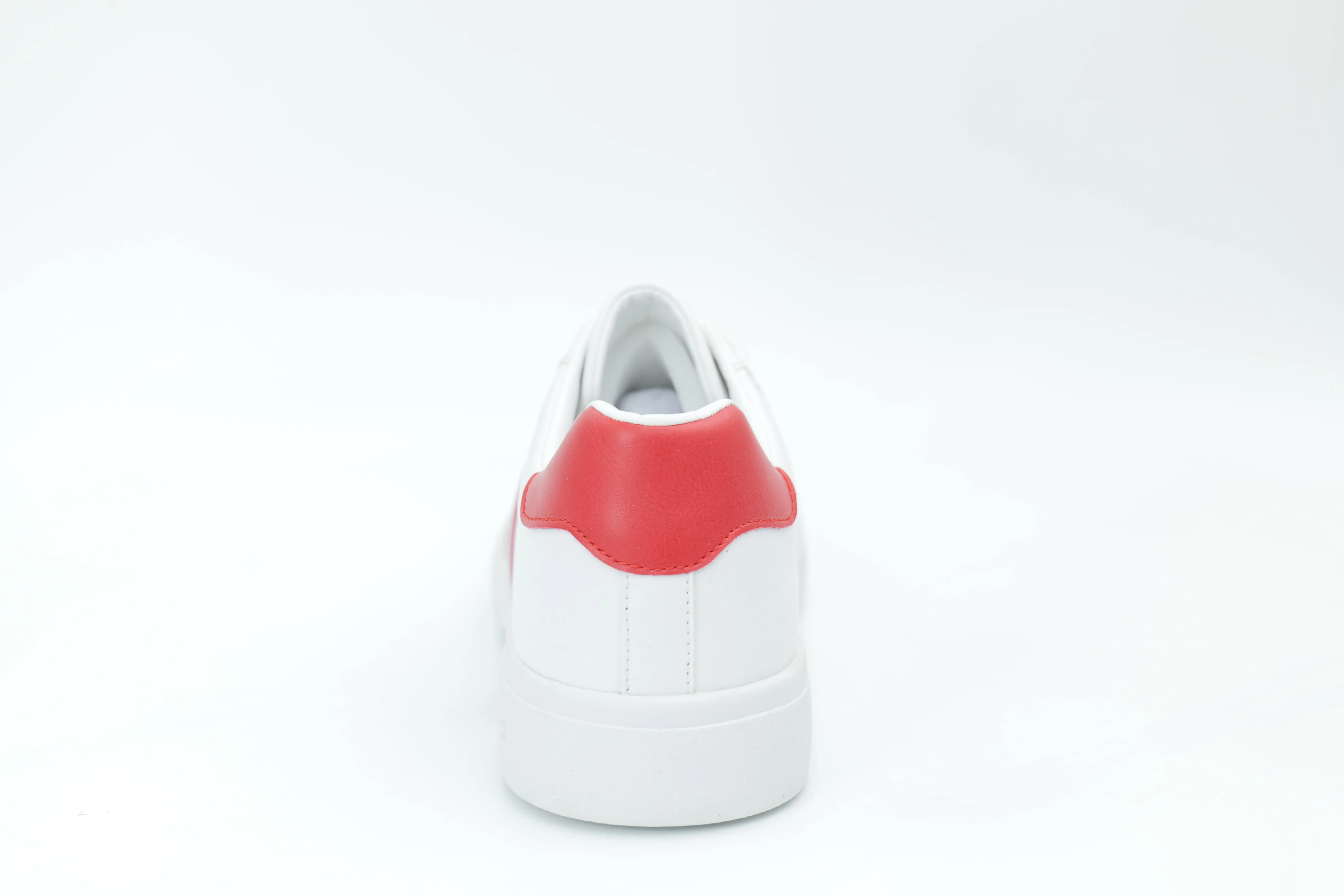 Casual sneakers