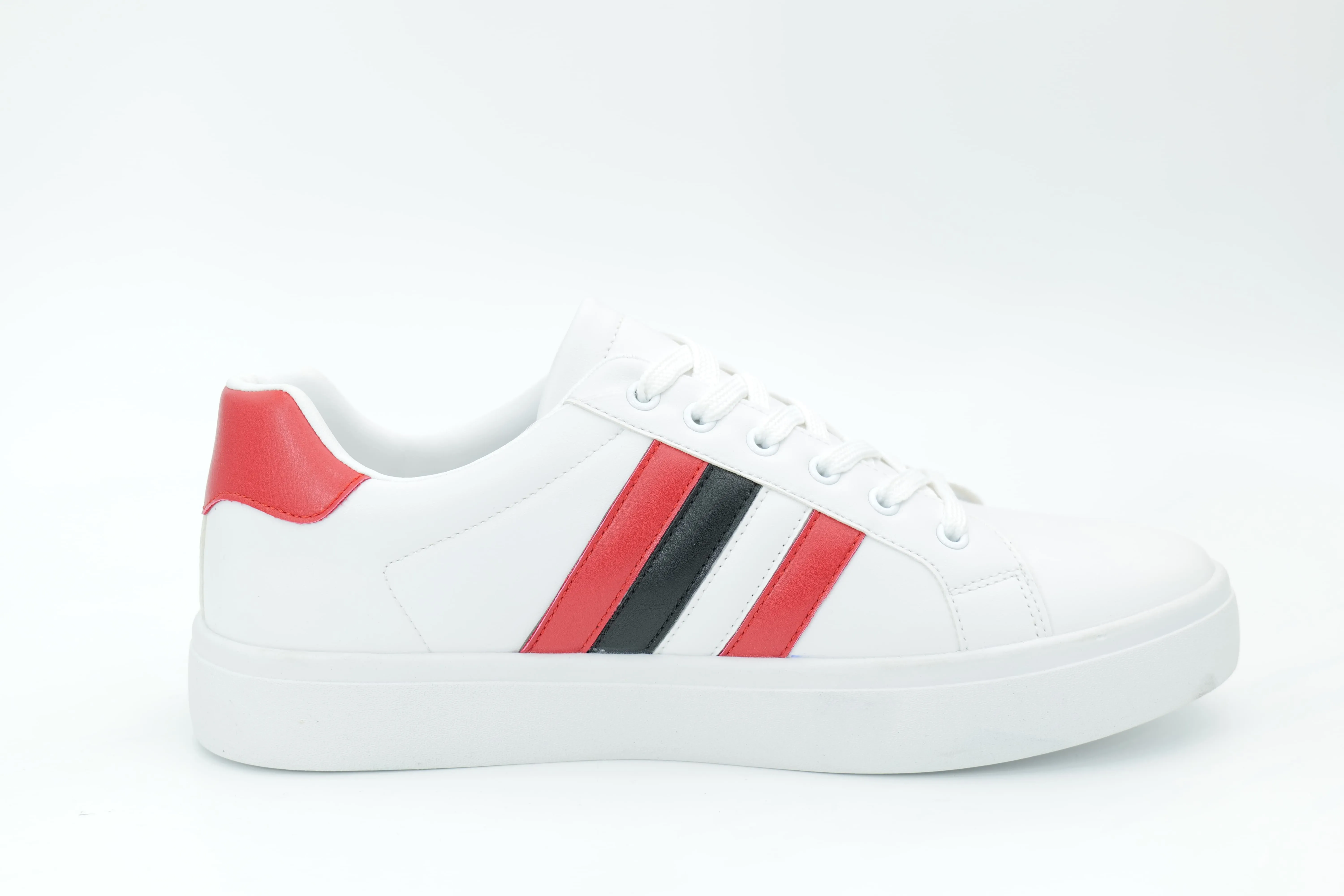 Casual sneakers