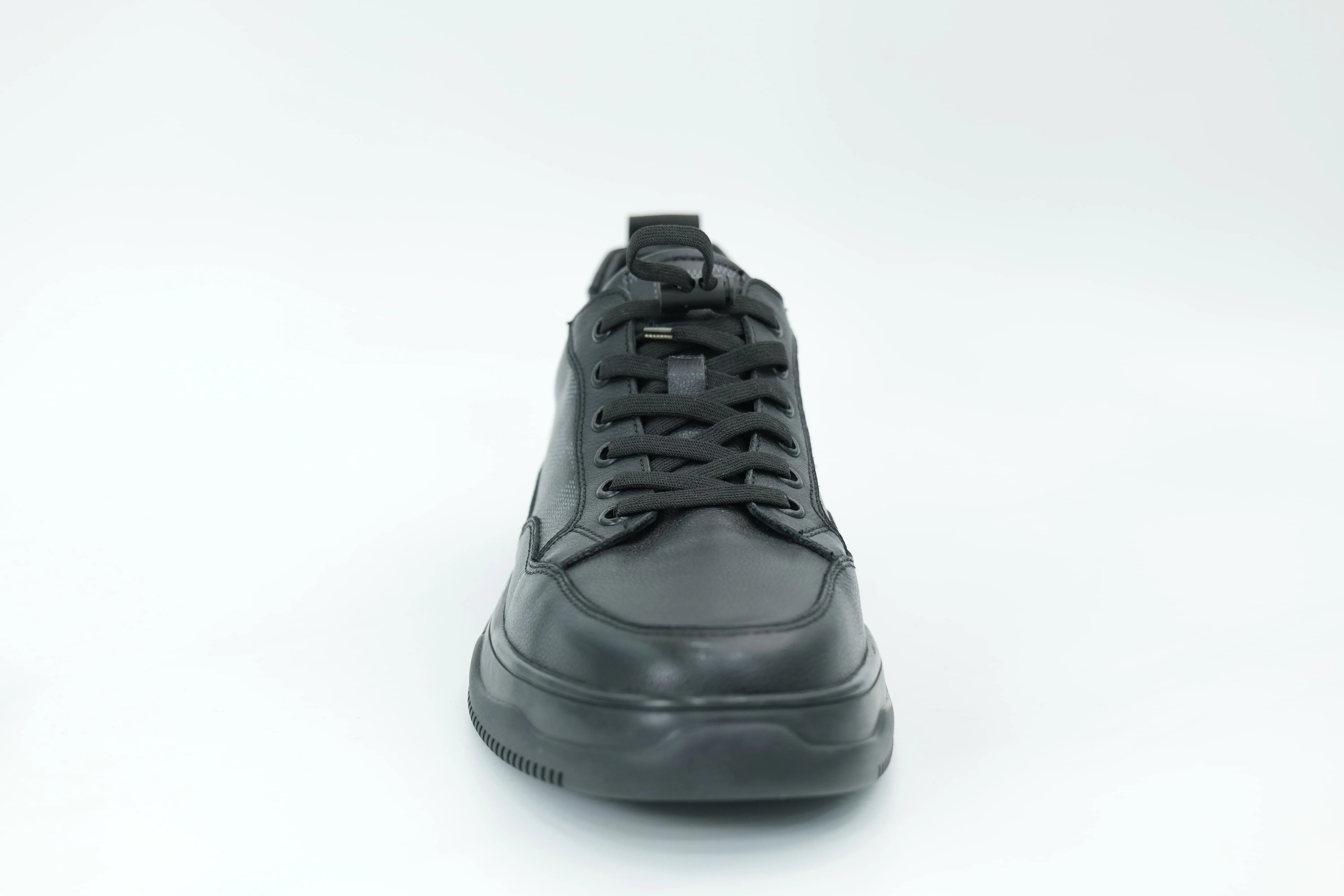 Casual sneakers