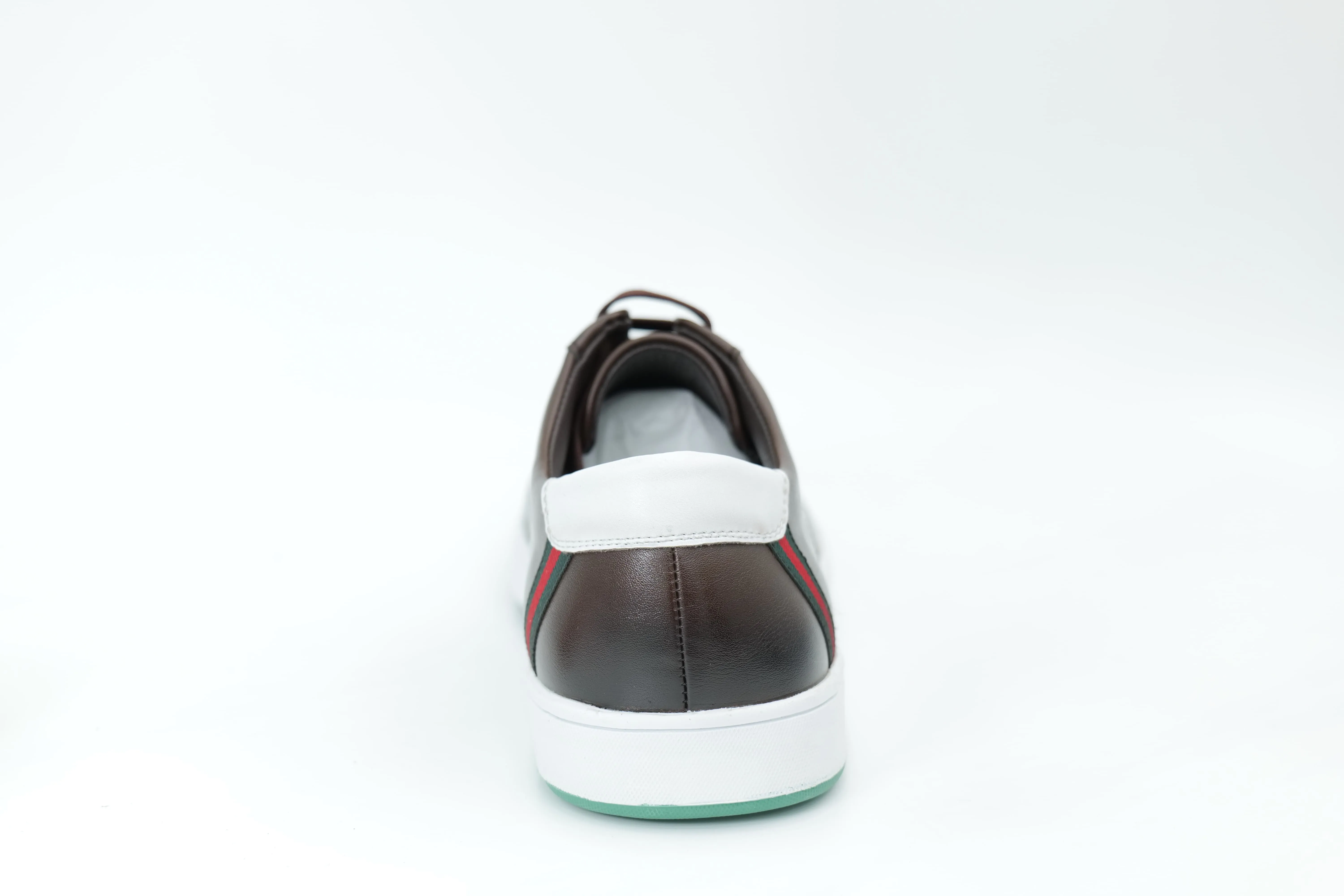 Casual sneakers