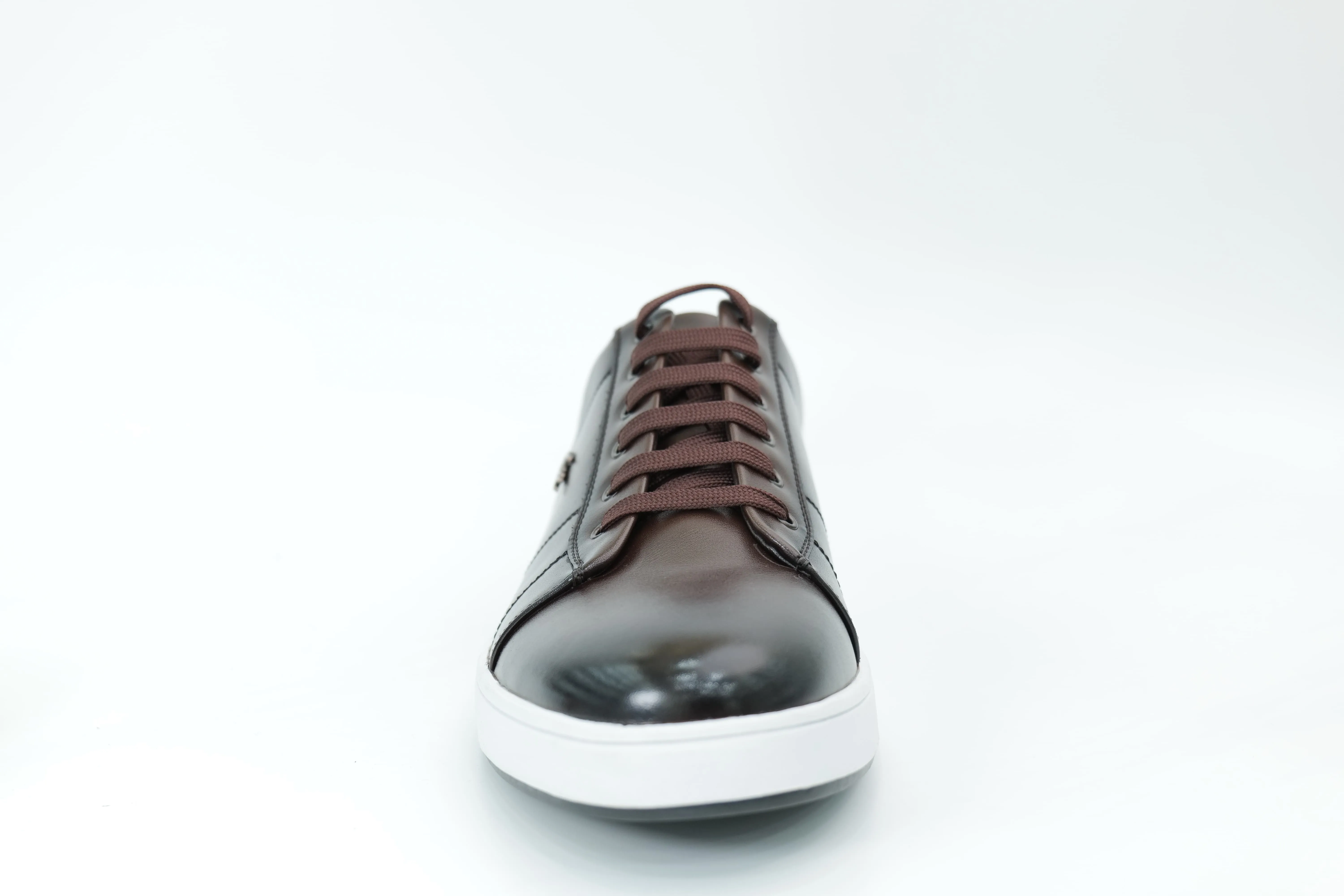 Casual sneakers