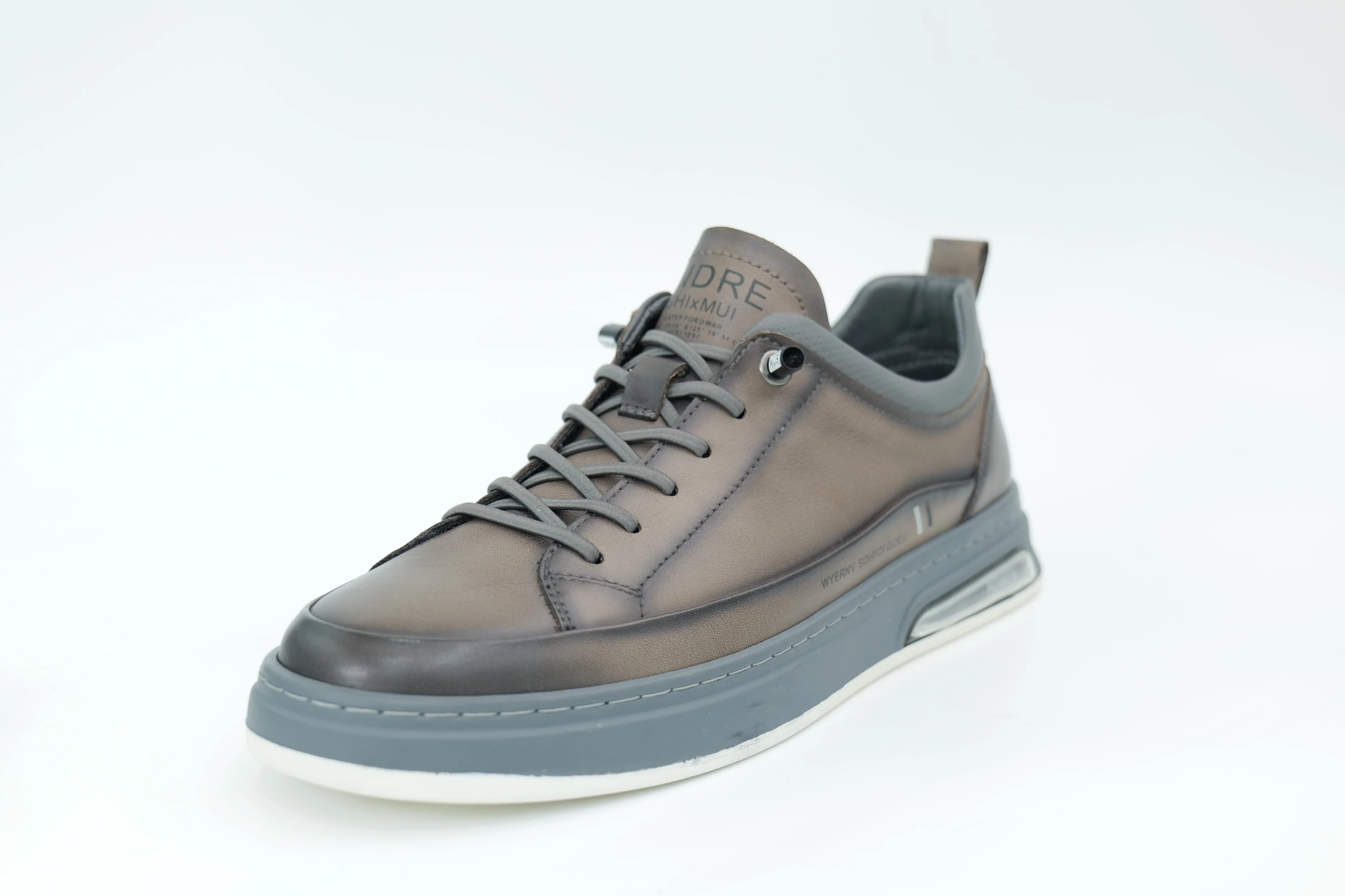 Casual sneakers