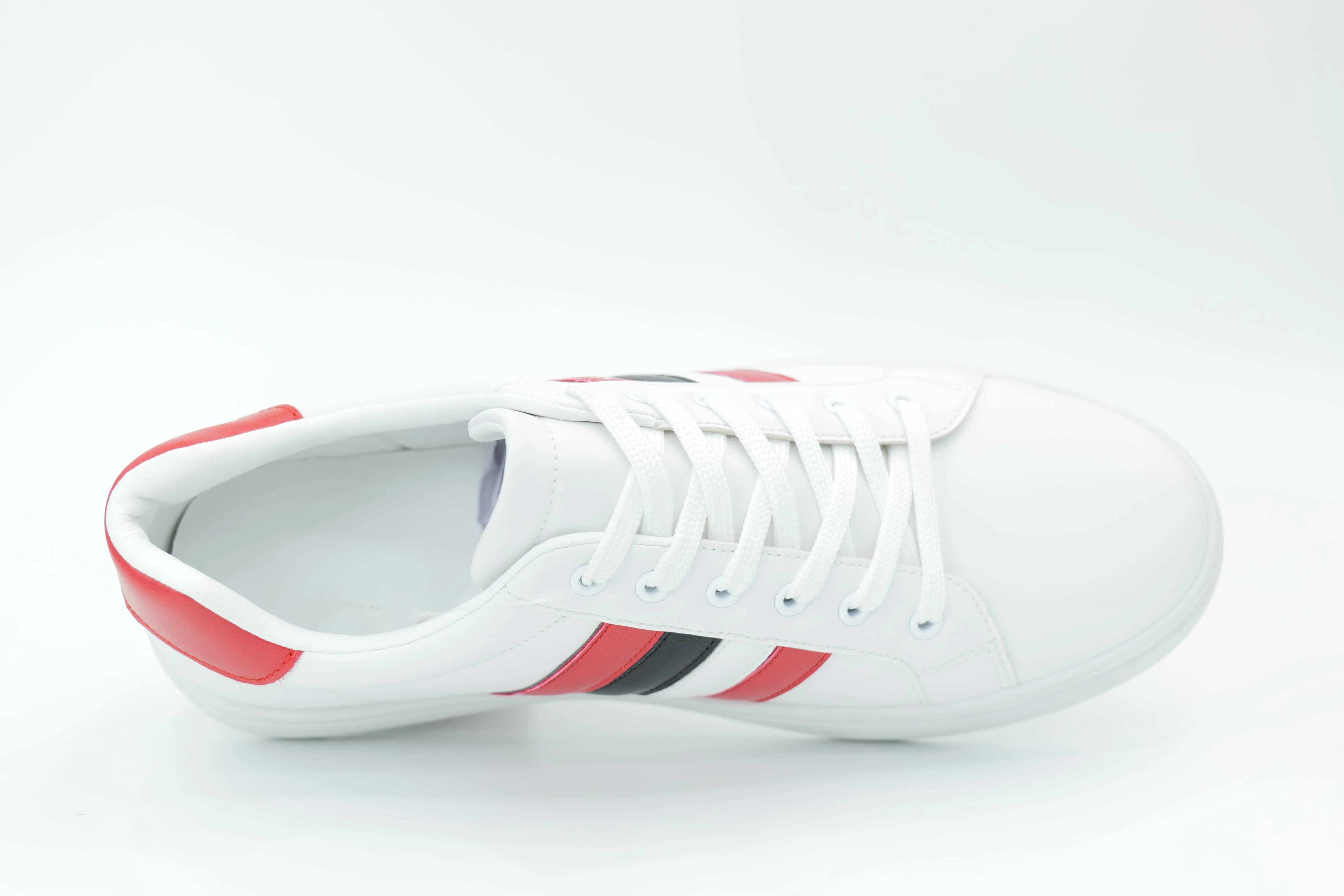 Casual sneakers