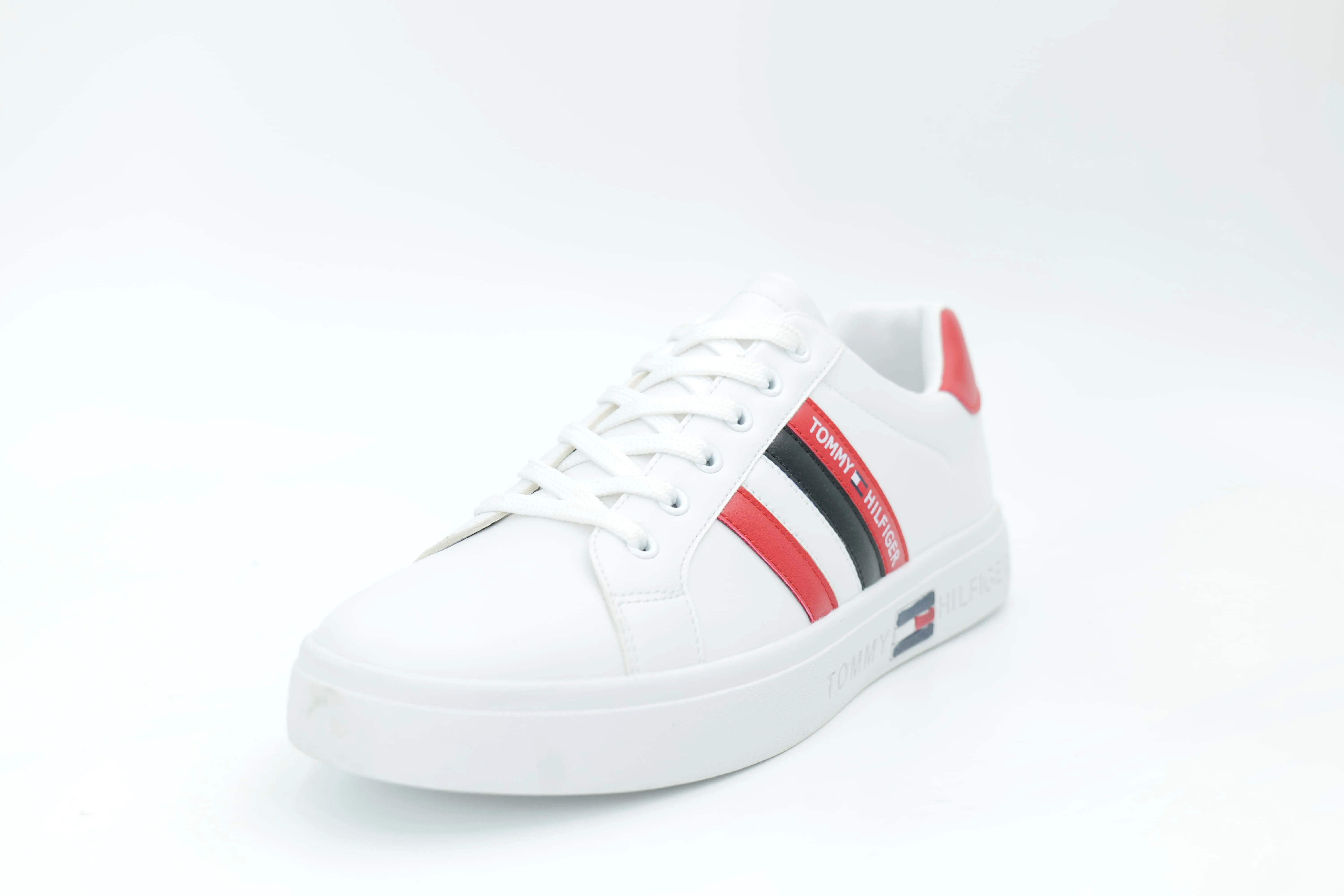 Casual sneakers