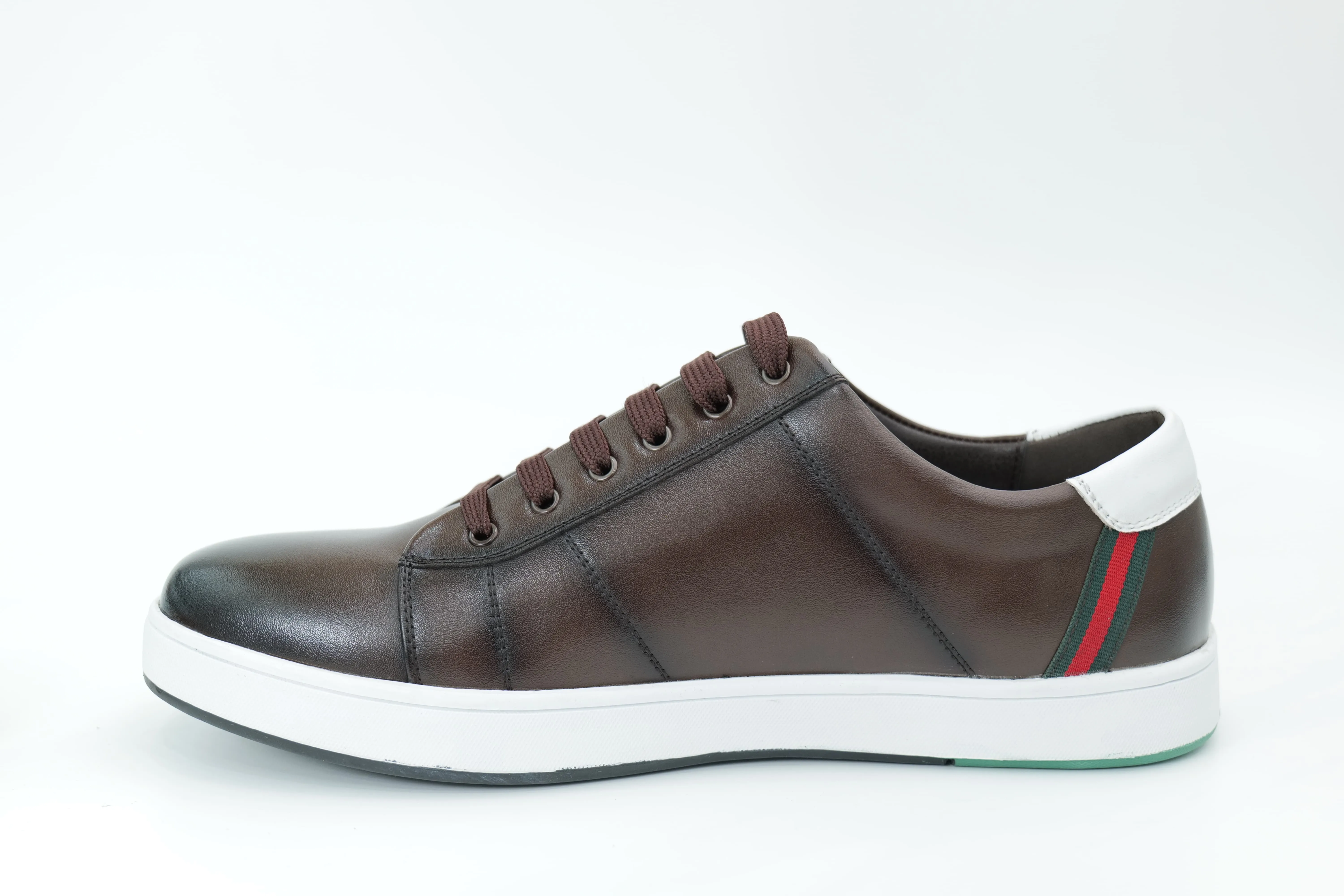 Casual sneakers