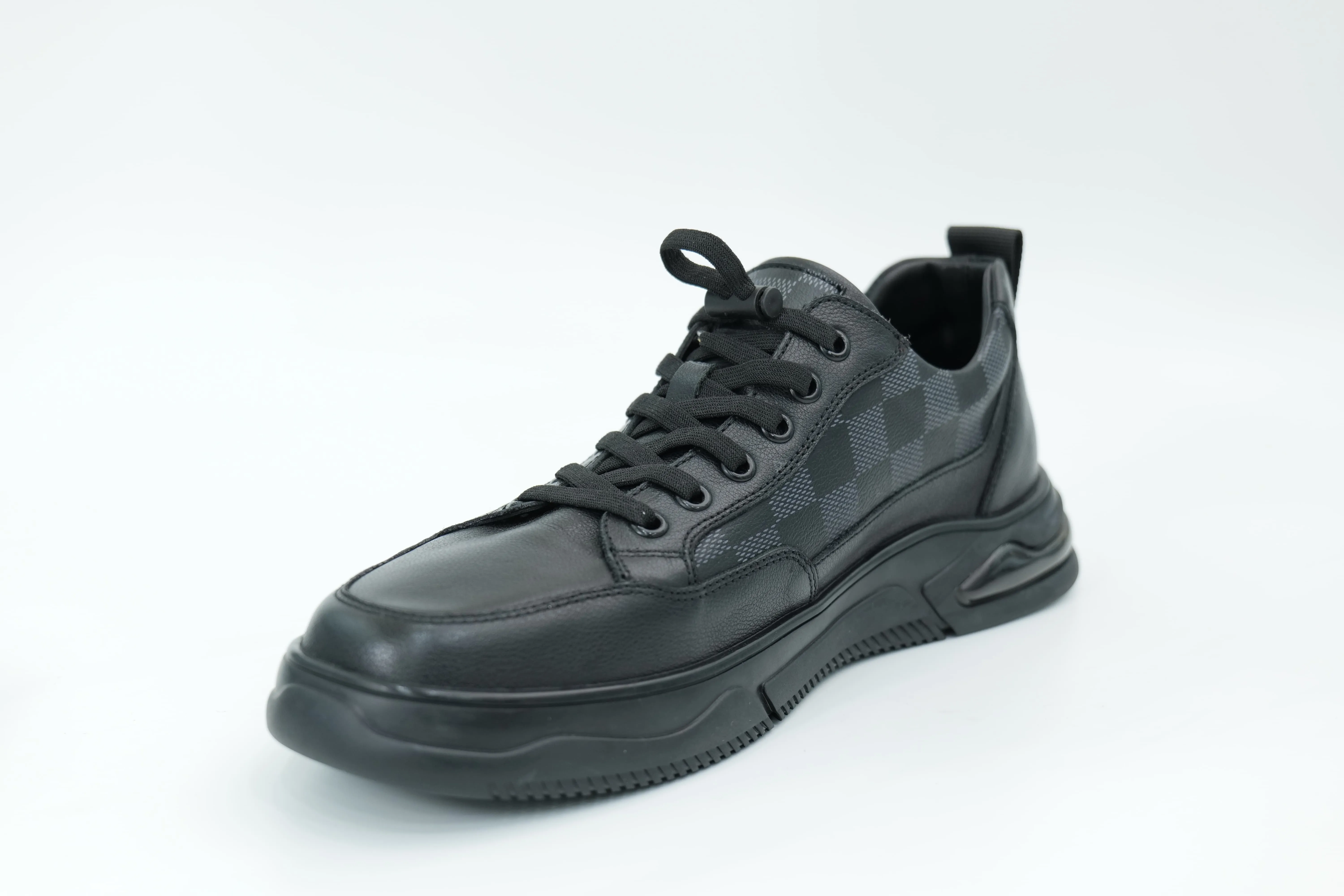 Casual sneakers