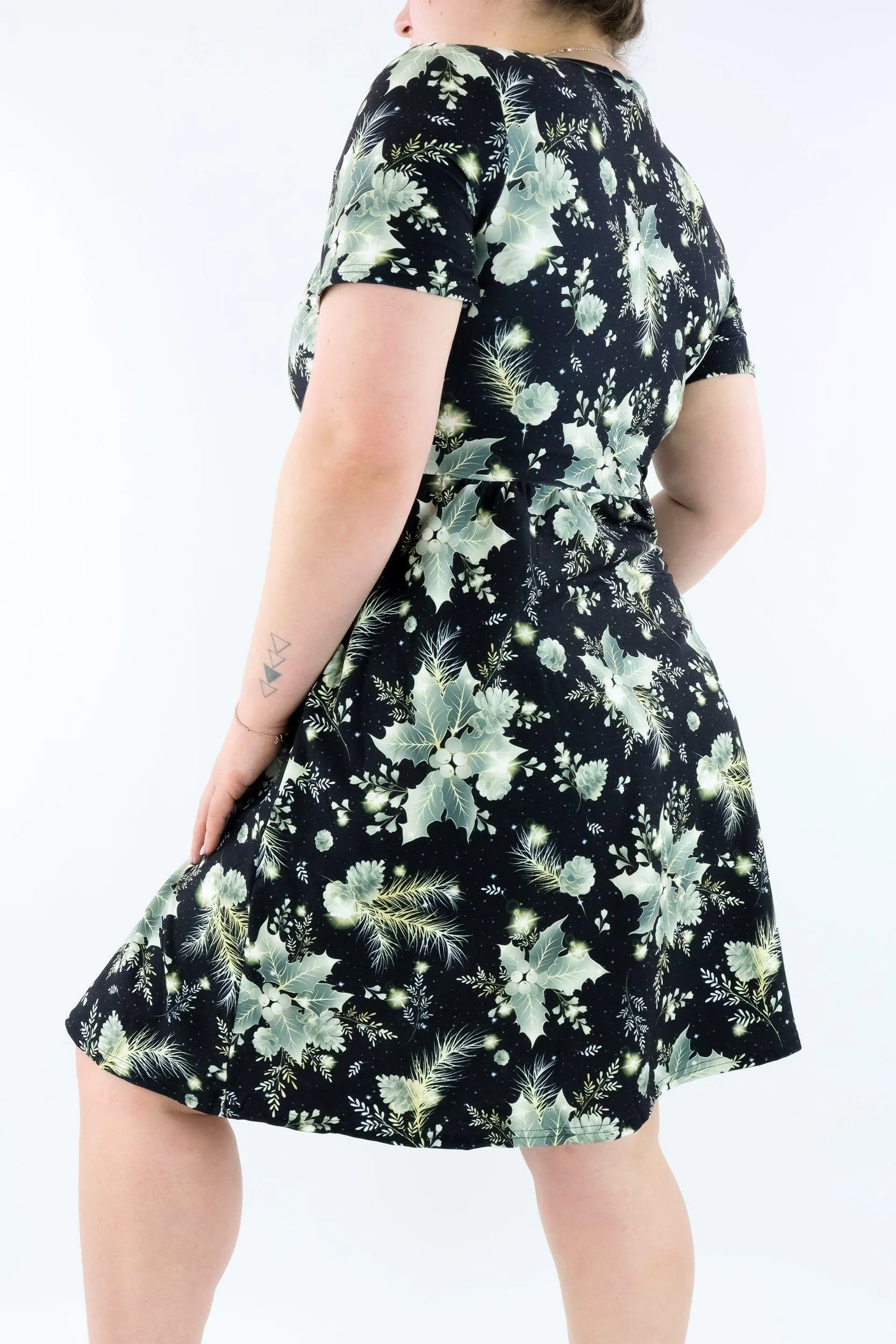 Christmas Twinkle - Short Sleeve Skater Dress - Knee Length - Side Pockets