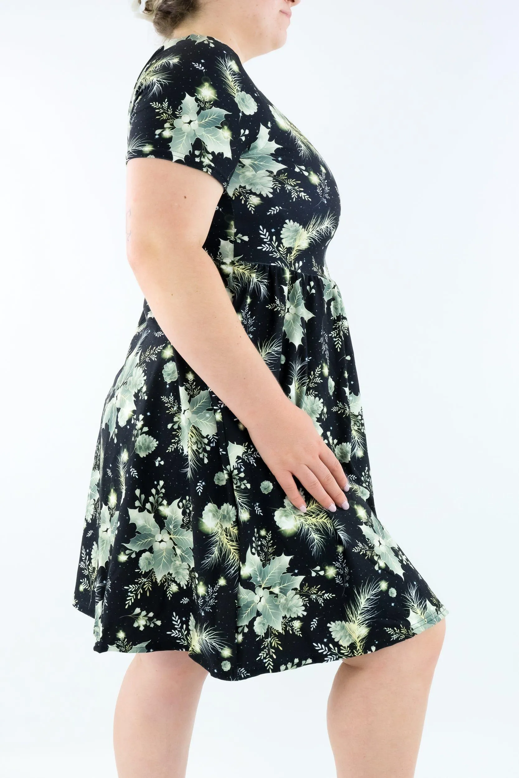 Christmas Twinkle - Short Sleeve Skater Dress - Knee Length - Side Pockets