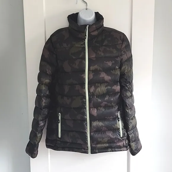 Cirq down winter puffer coat in camoflauge print size XL