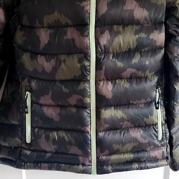 Cirq down winter puffer coat in camoflauge print size XL