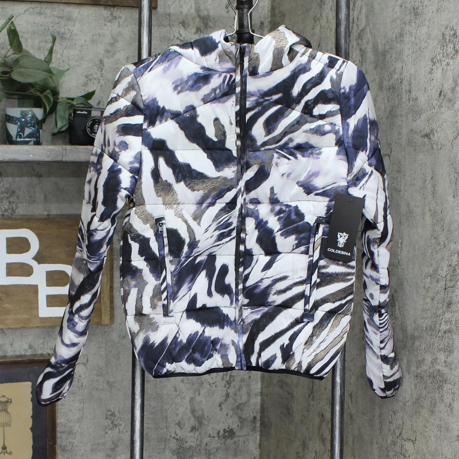 Coldesina Womens Printed Puffer Jacket with Zip Pockets Silver Tiger Gray XS