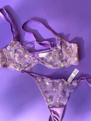 Fleur du Mal: Petal Embroidery Bra - 32D, 32DD