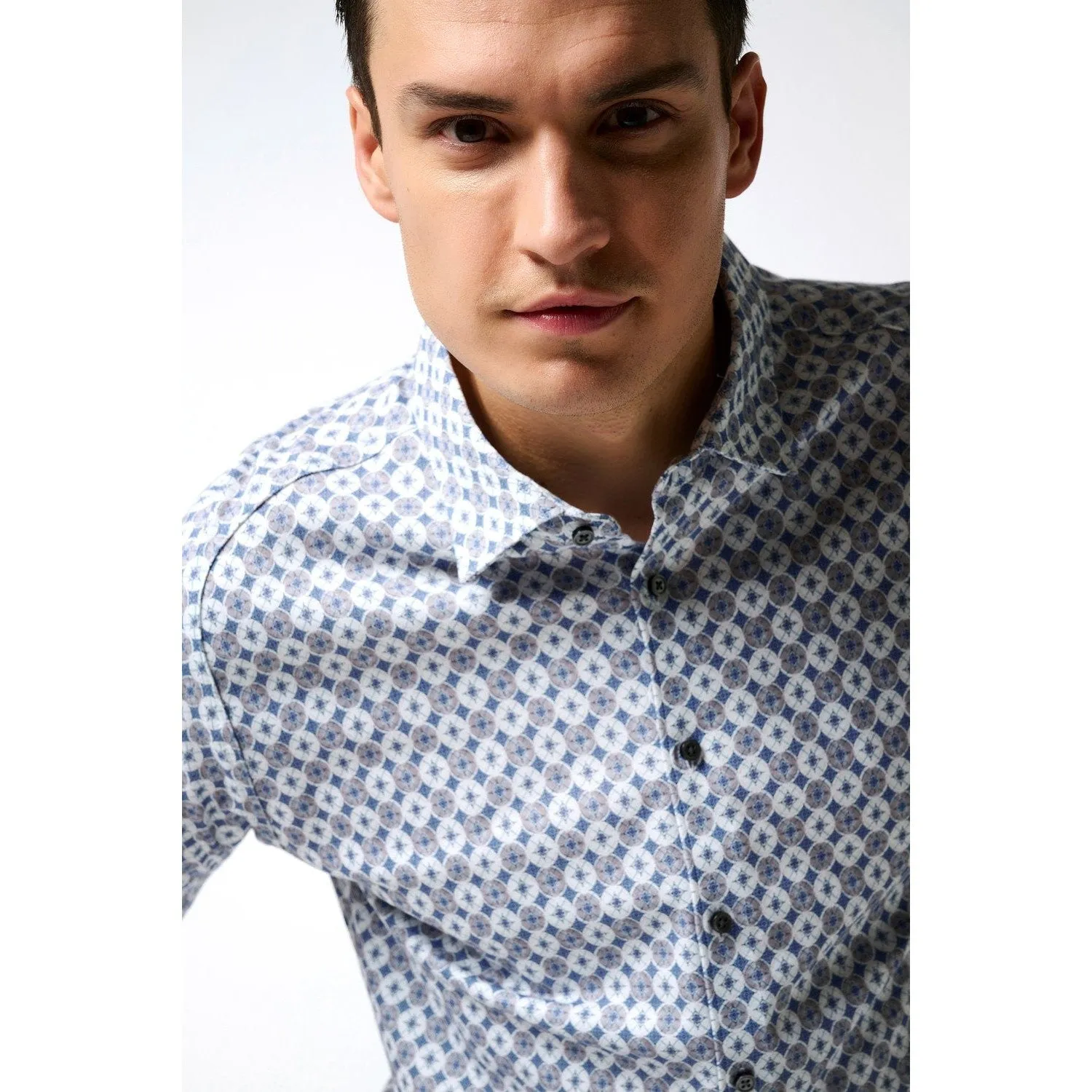 GEOMETRIC PRINT S/S SHIRT