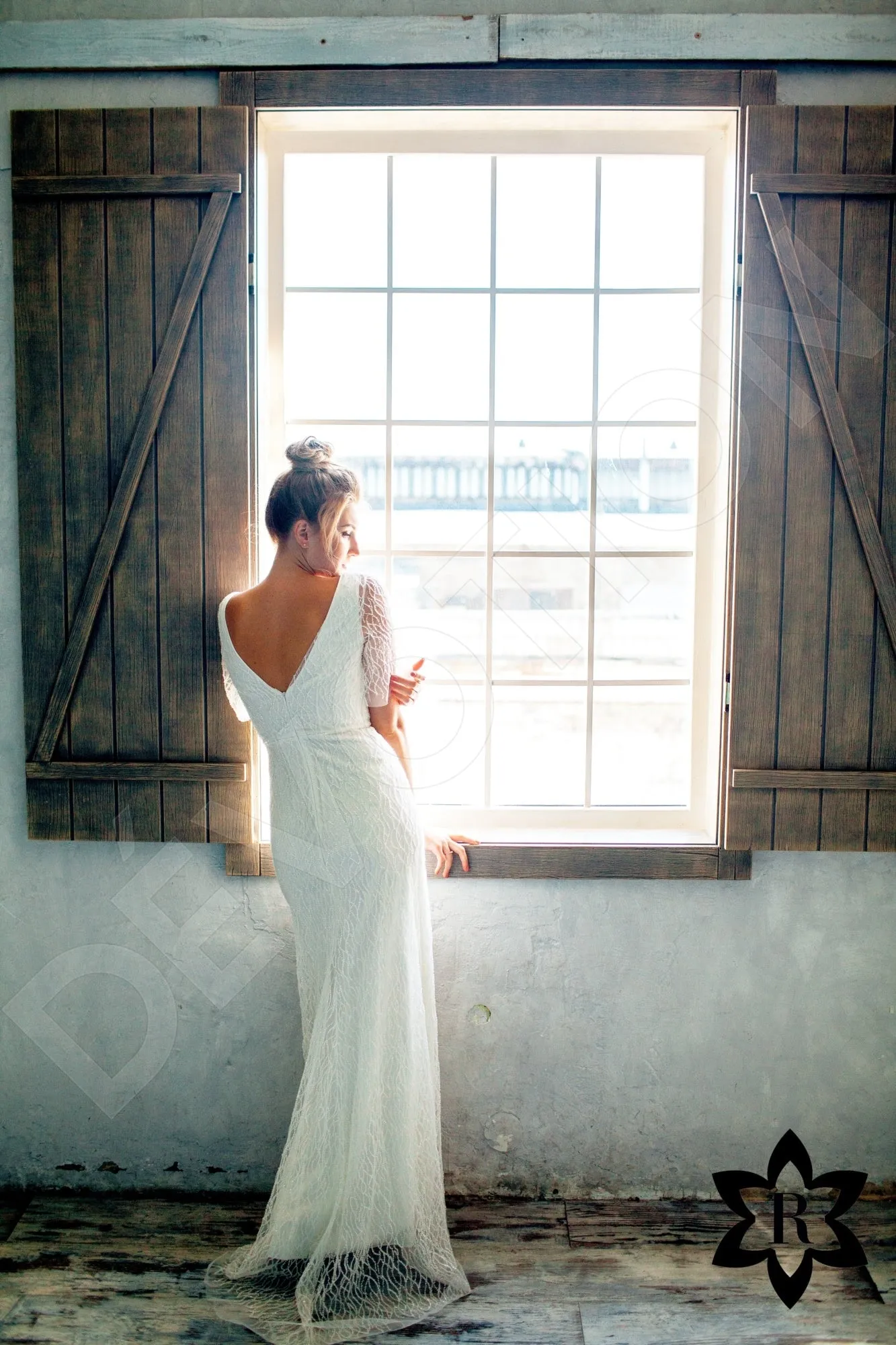 Hadariela Sheath/Column V-neck Ivory Wedding dress