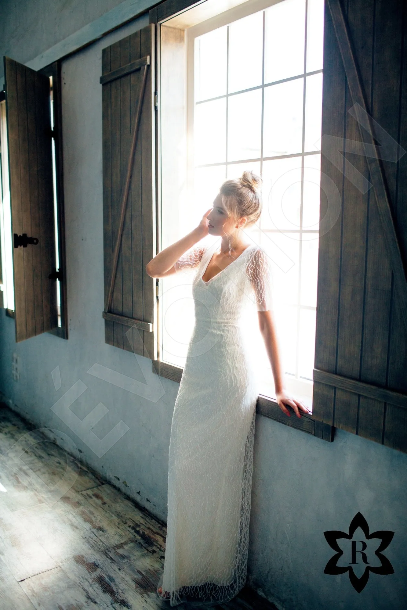 Hadariela Sheath/Column V-neck Ivory Wedding dress