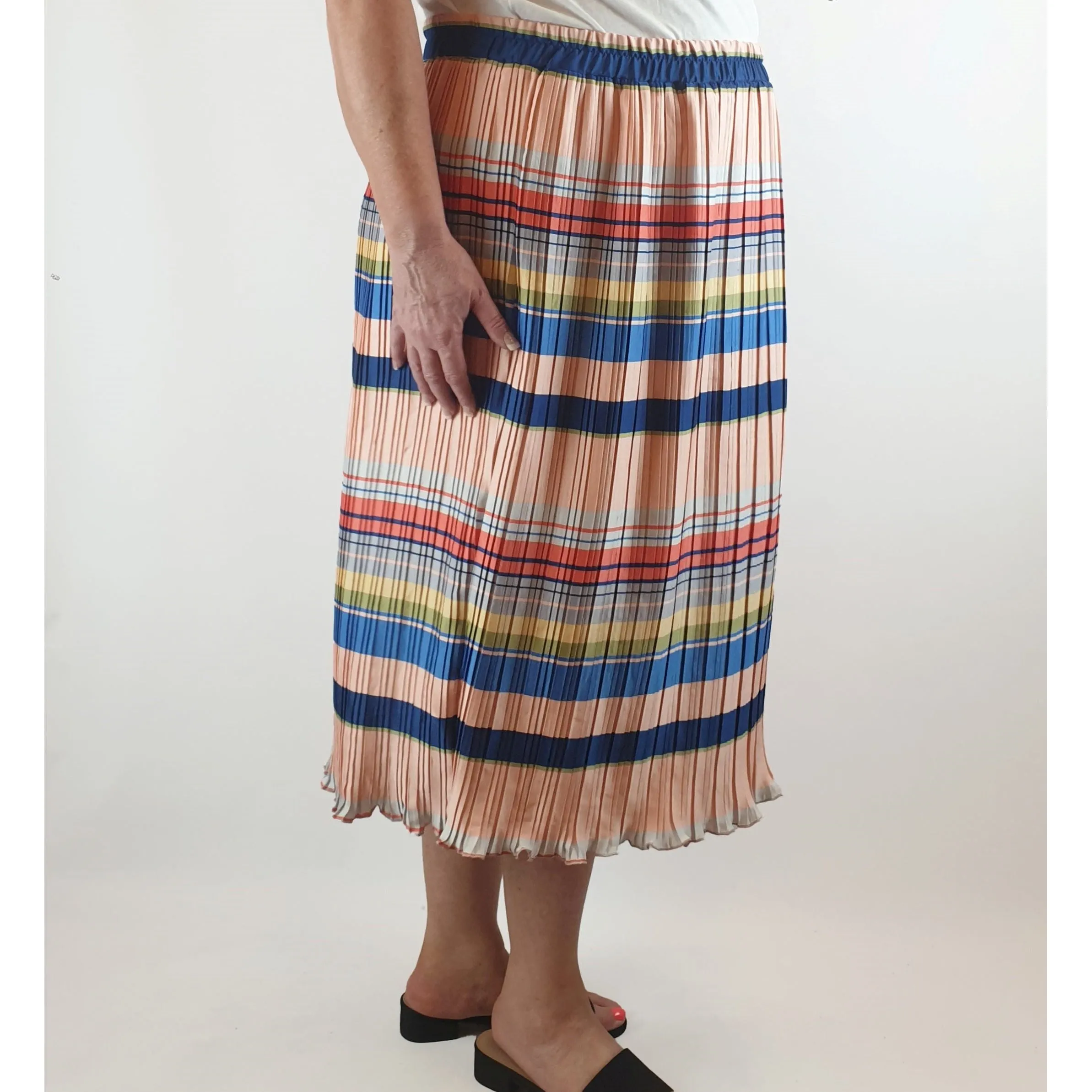 Handpicked by Birds colourful horizontal striped and pleated skirt size 22 (best fits size 18-20)