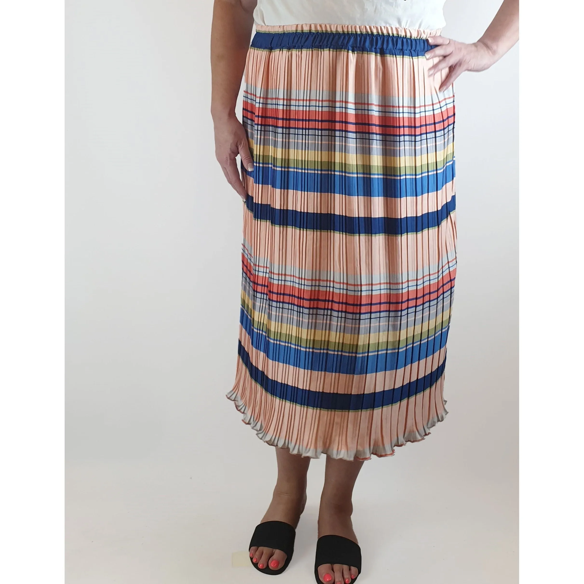 Handpicked by Birds colourful horizontal striped and pleated skirt size 22 (best fits size 18-20)