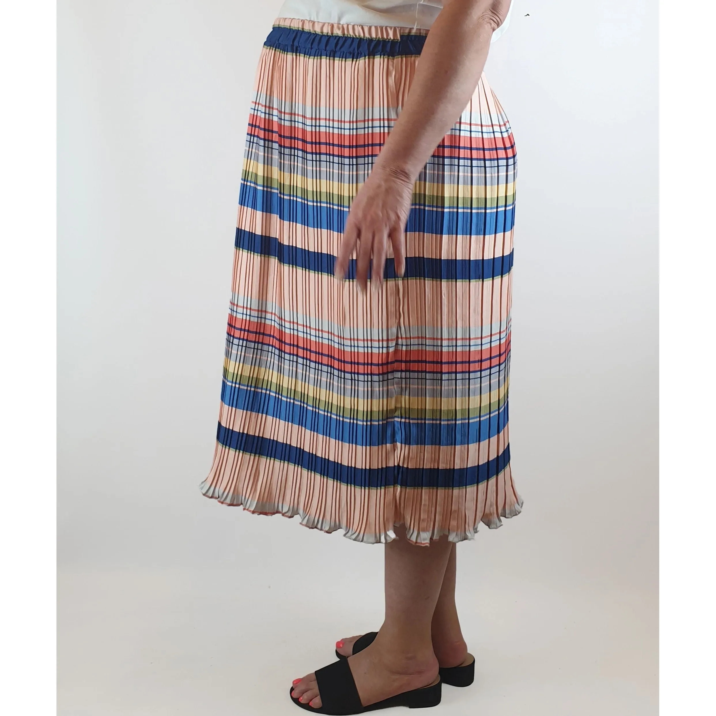Handpicked by Birds colourful horizontal striped and pleated skirt size 22 (best fits size 18-20)