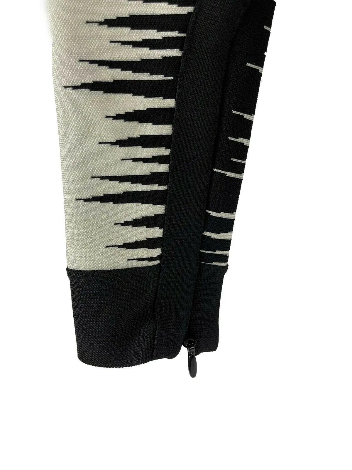 Herve Leger - Britt Ombre Bandage Jacquard Jacket - Black / White - XS