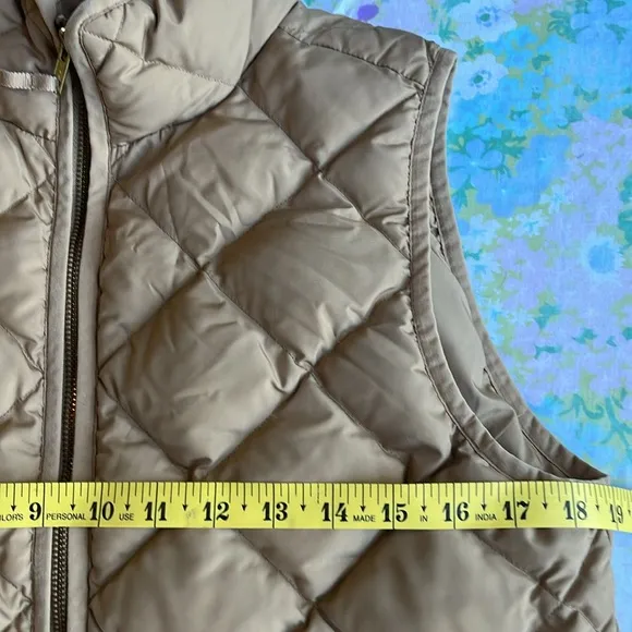 J.Crew | Quilted Down Filled Puffer Vest Tan Gold Buttons Size Small Cozy