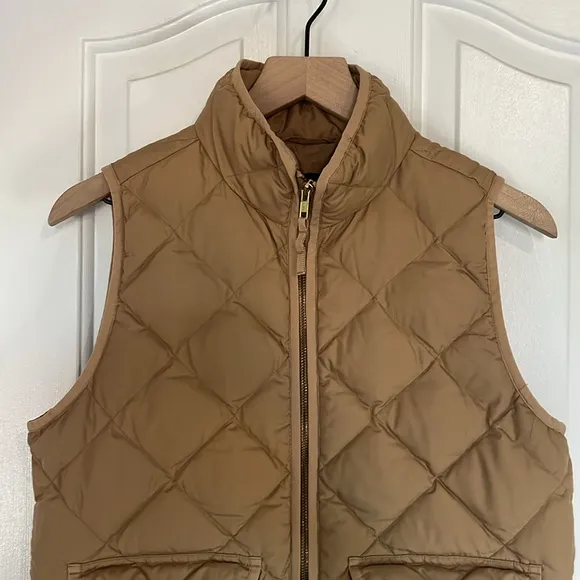 J.Crew | Quilted Down Filled Puffer Vest Tan Gold Buttons Size Small Cozy