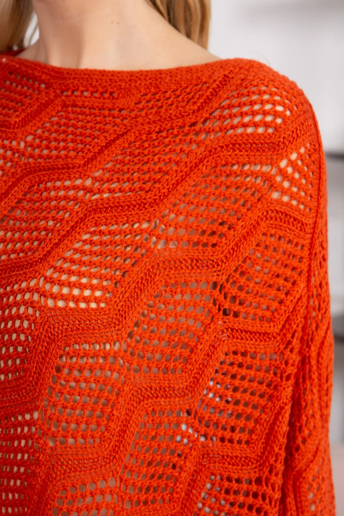KNITTED NET WAVE PATTERN FRINGE TASSEL PONCHO