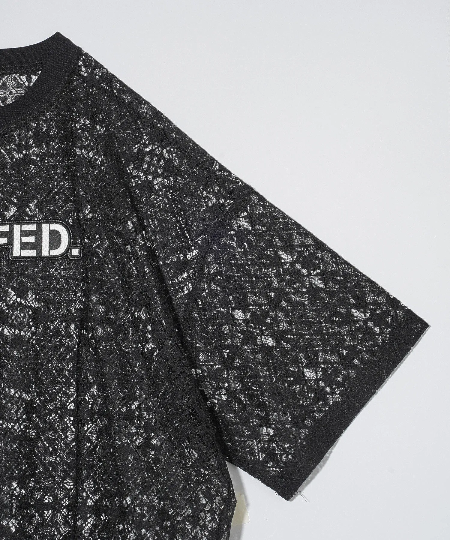 LACE S/S TOP