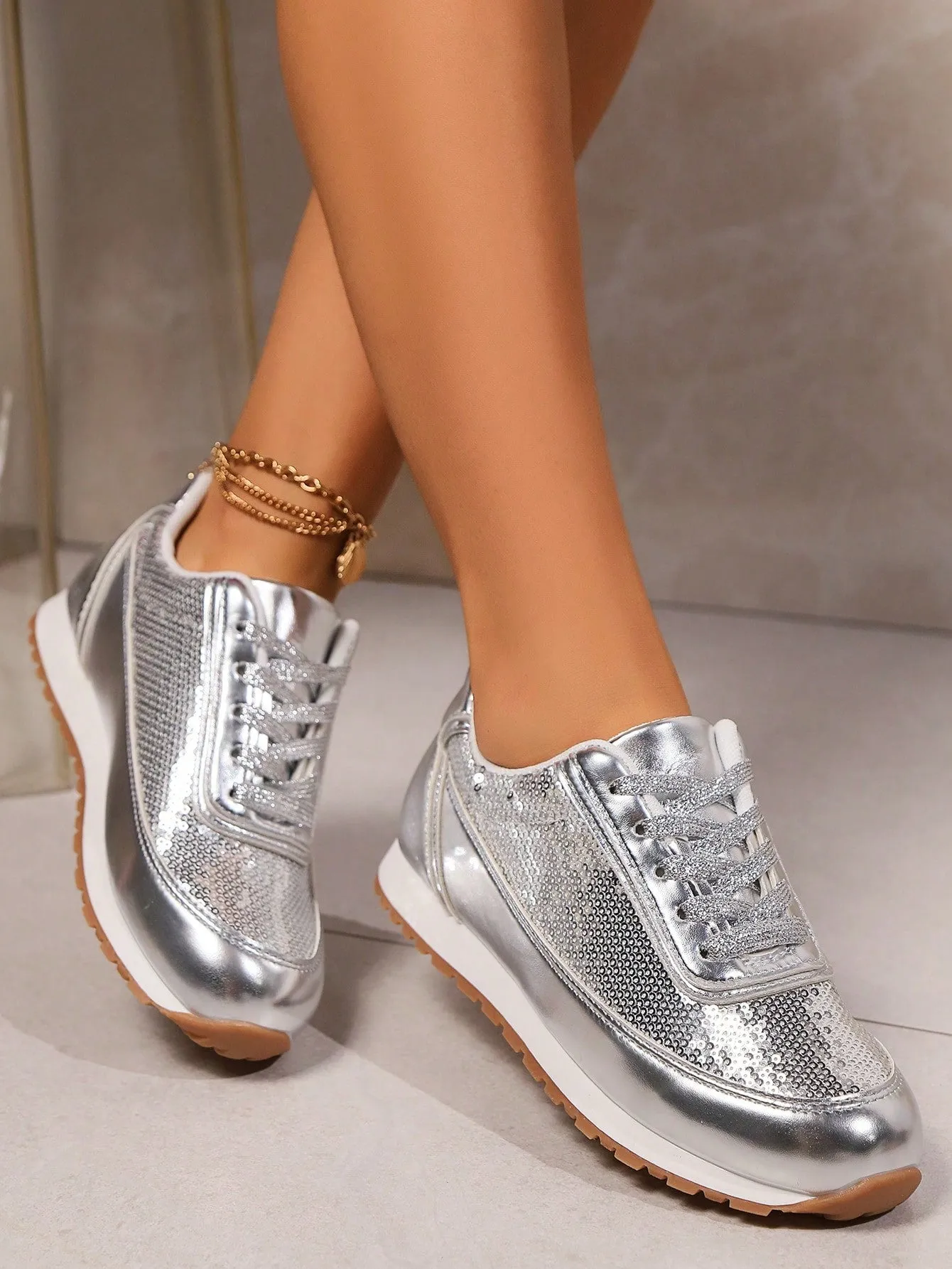 Lightweight Lace-Up Casual Shoes