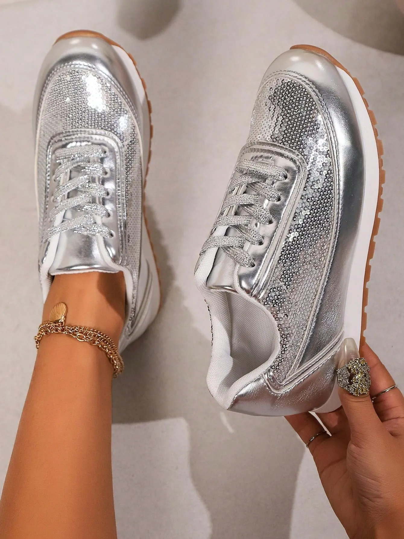 Lightweight Lace-Up Casual Shoes