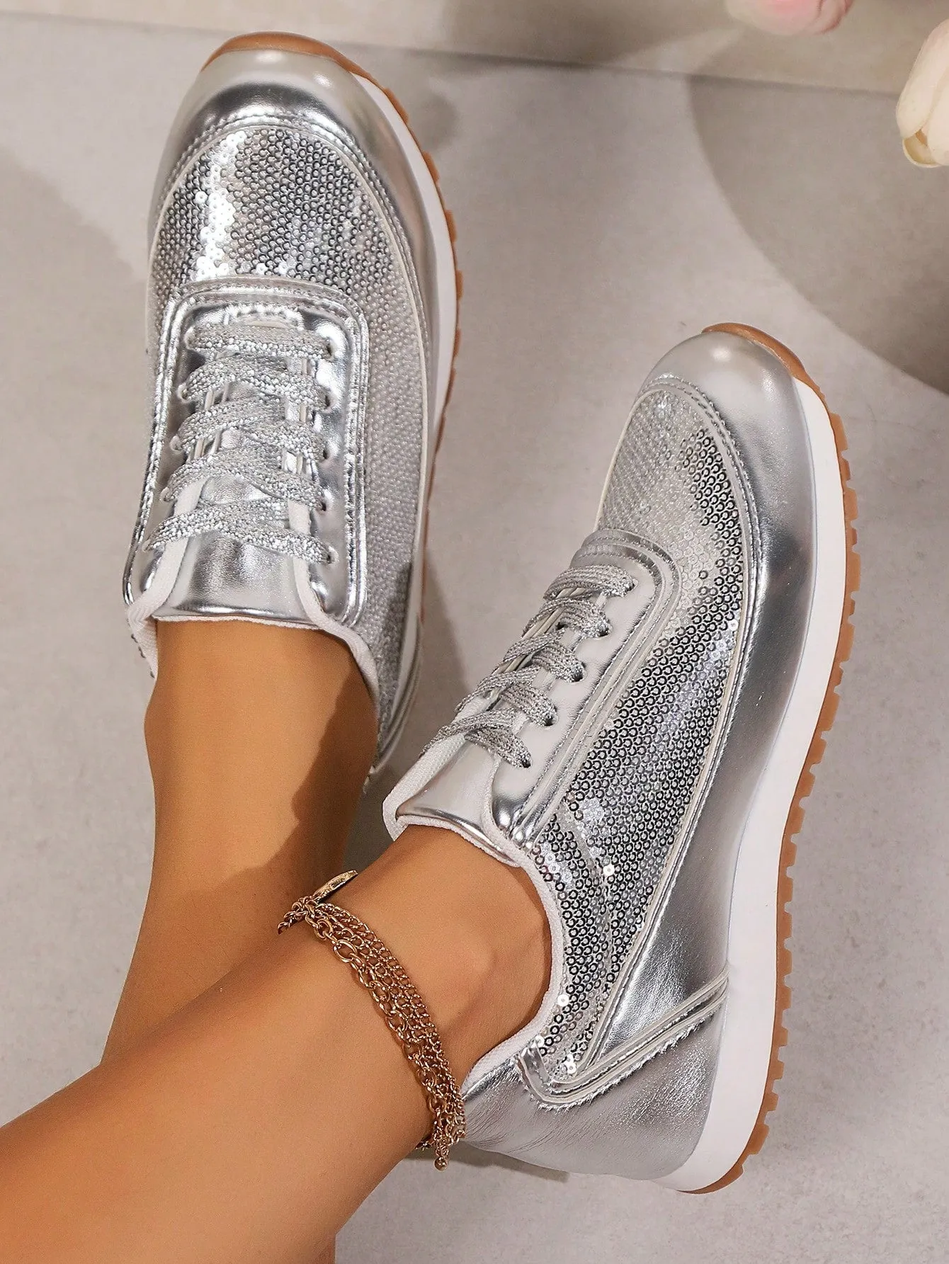 Lightweight Lace-Up Casual Shoes