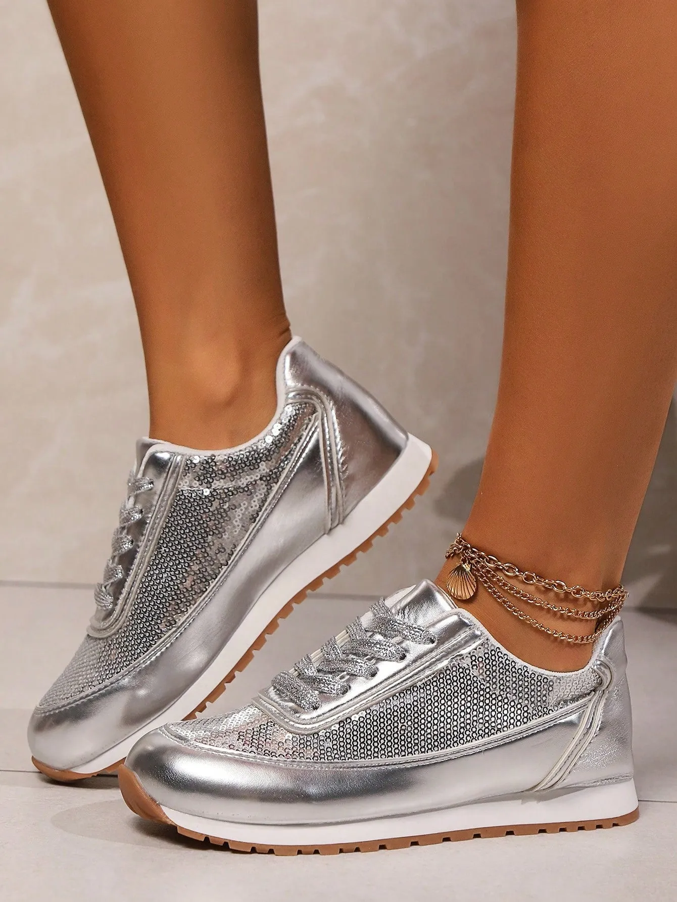 Lightweight Lace-Up Casual Shoes