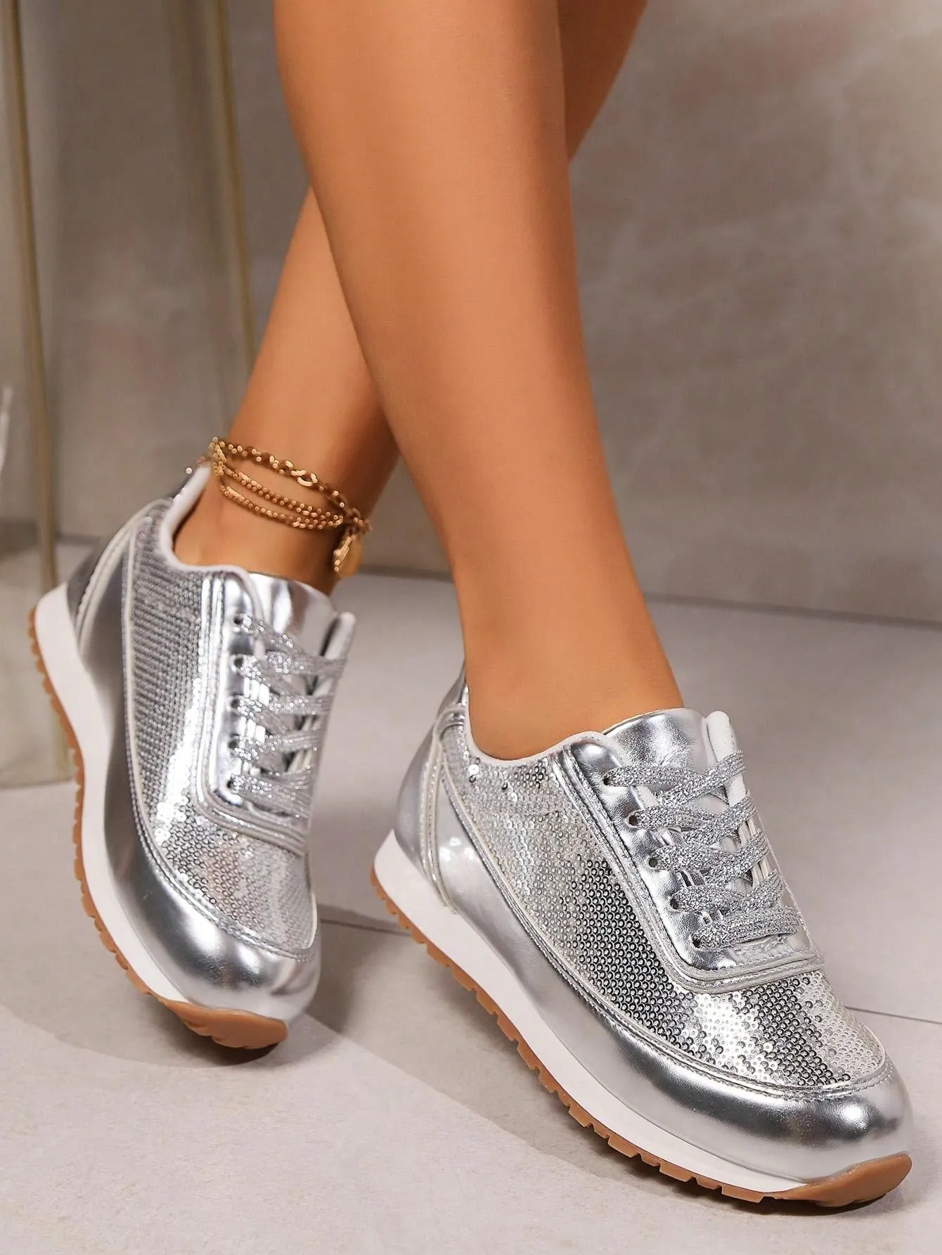 Lightweight Lace-Up Casual Shoes