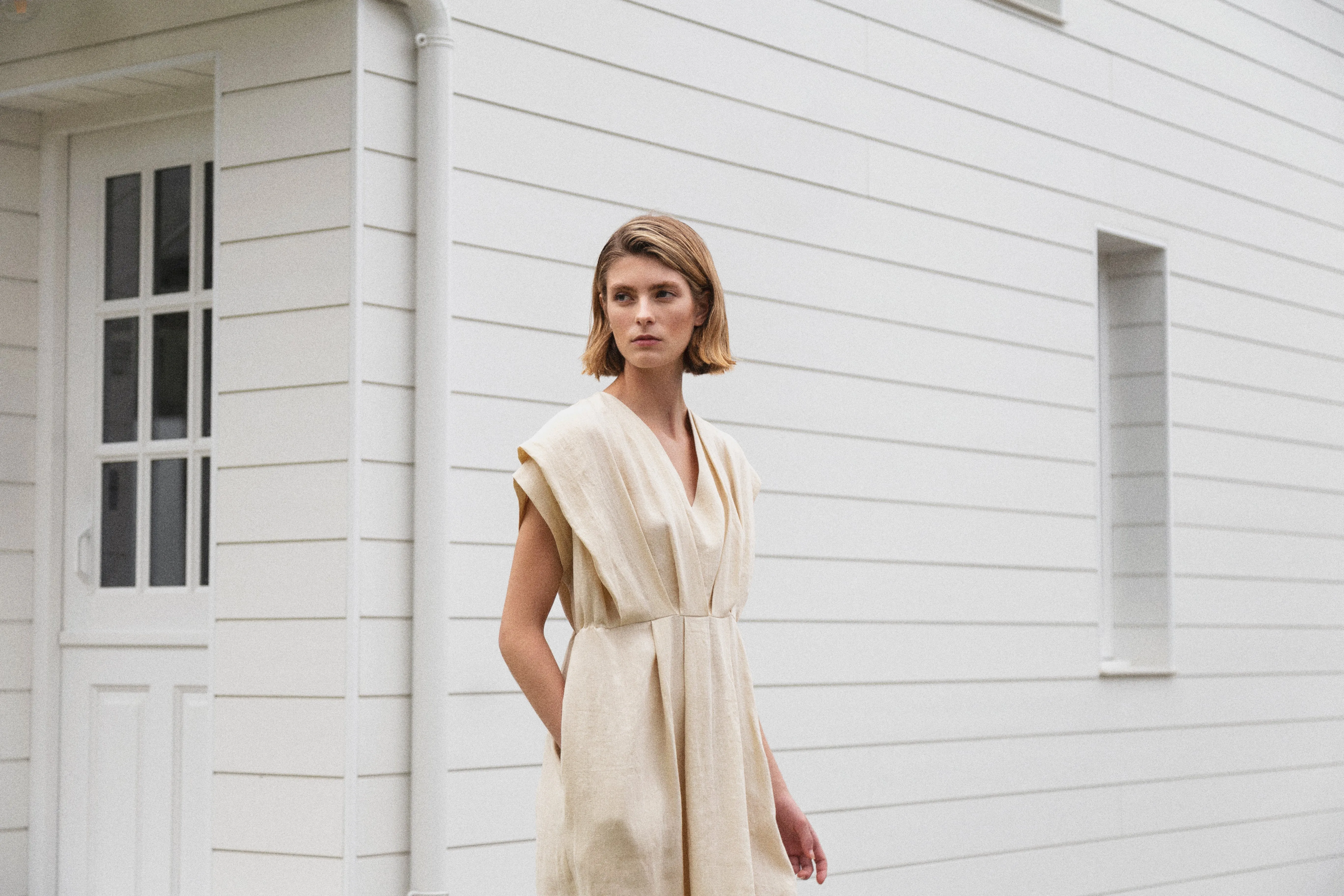 Linda Dress in White Linen