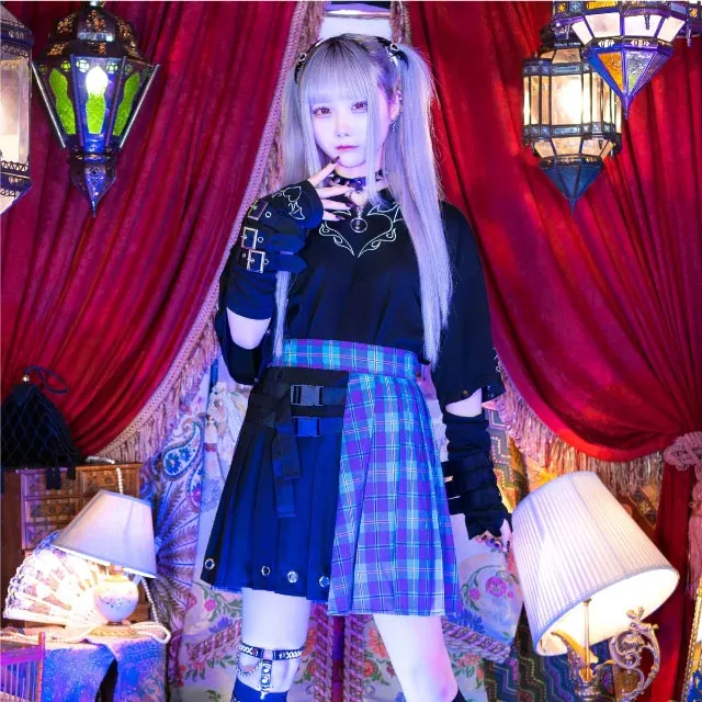 Listen Flavor Asymmetrical Pleated Skirt
