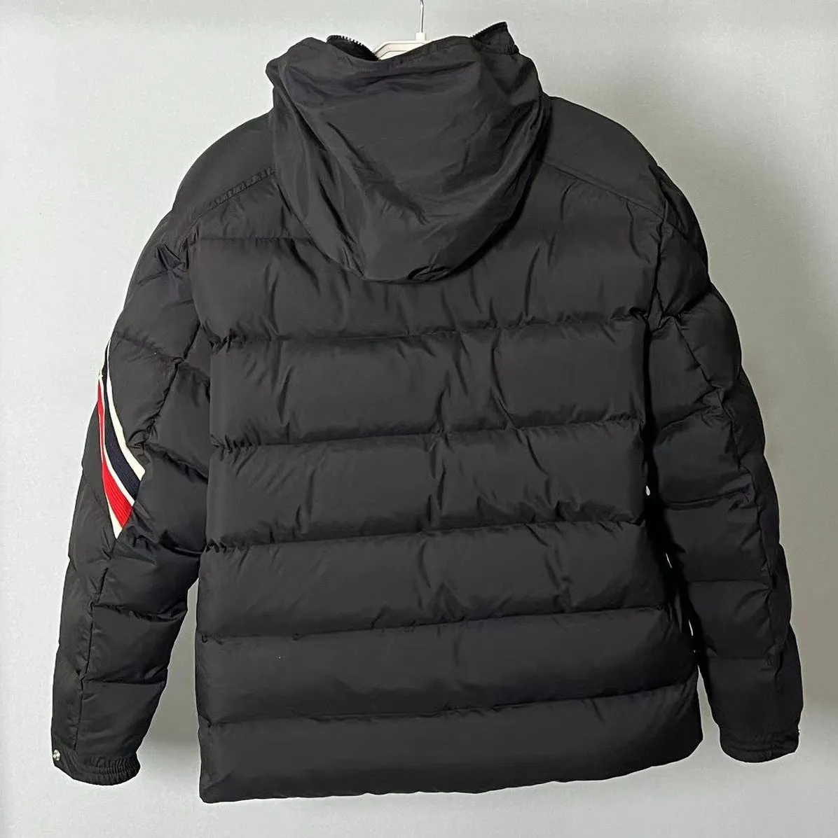 Moncler SOLAYAN SHORT DOWN JACKET