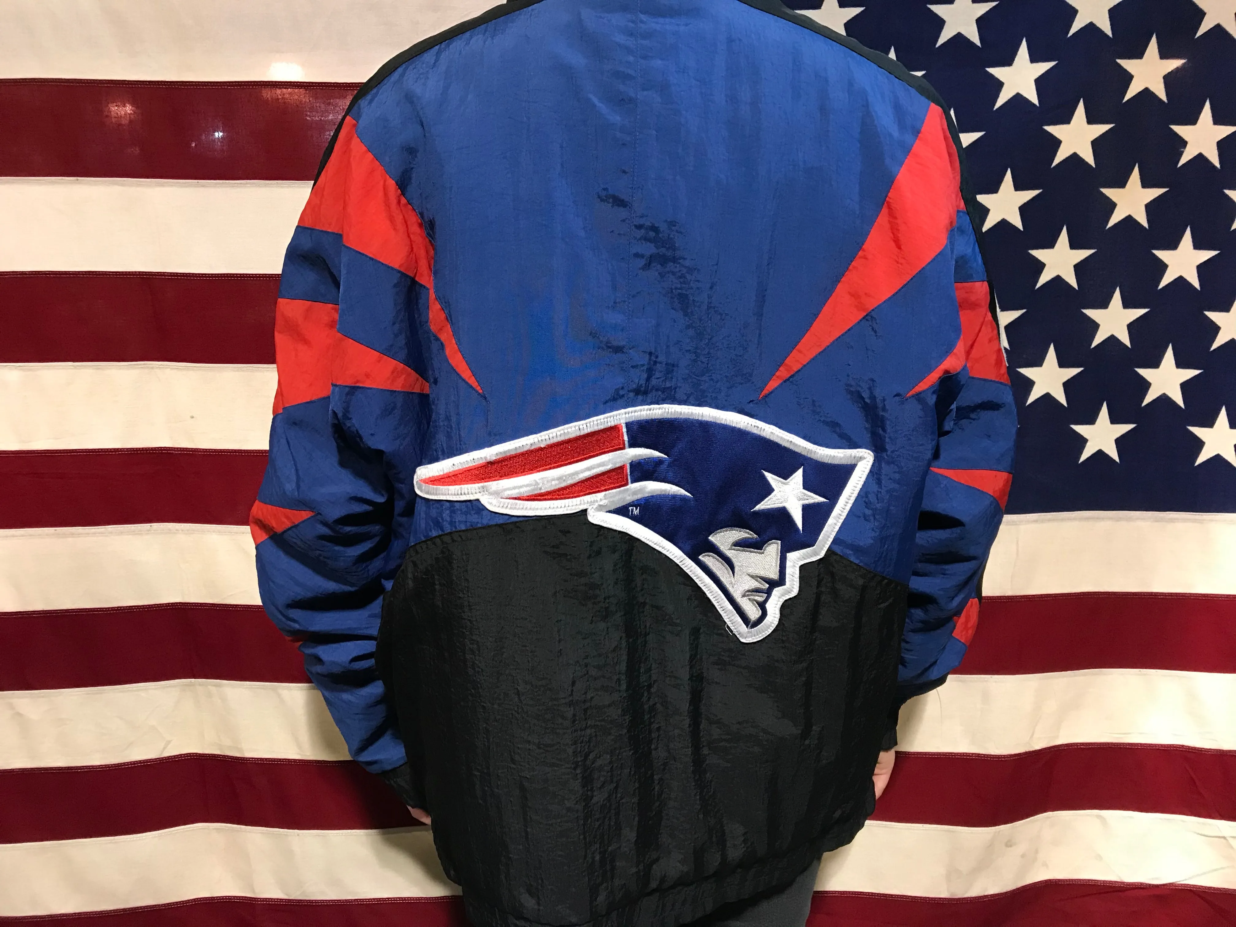 New England Patriots Hooded  NFL Vintage 90’s Mens Nylon ProLine by ApexOne Sporting Jacket