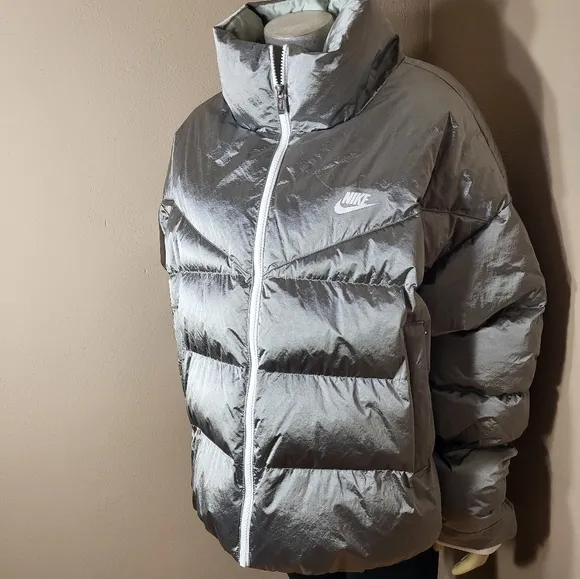 Nike Womens Metallic Puffer Jacket Sz XL