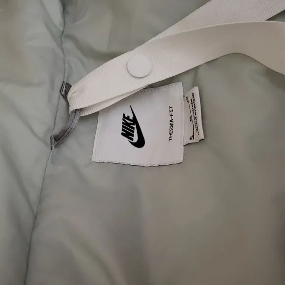 Nike Womens Metallic Puffer Jacket Sz XL