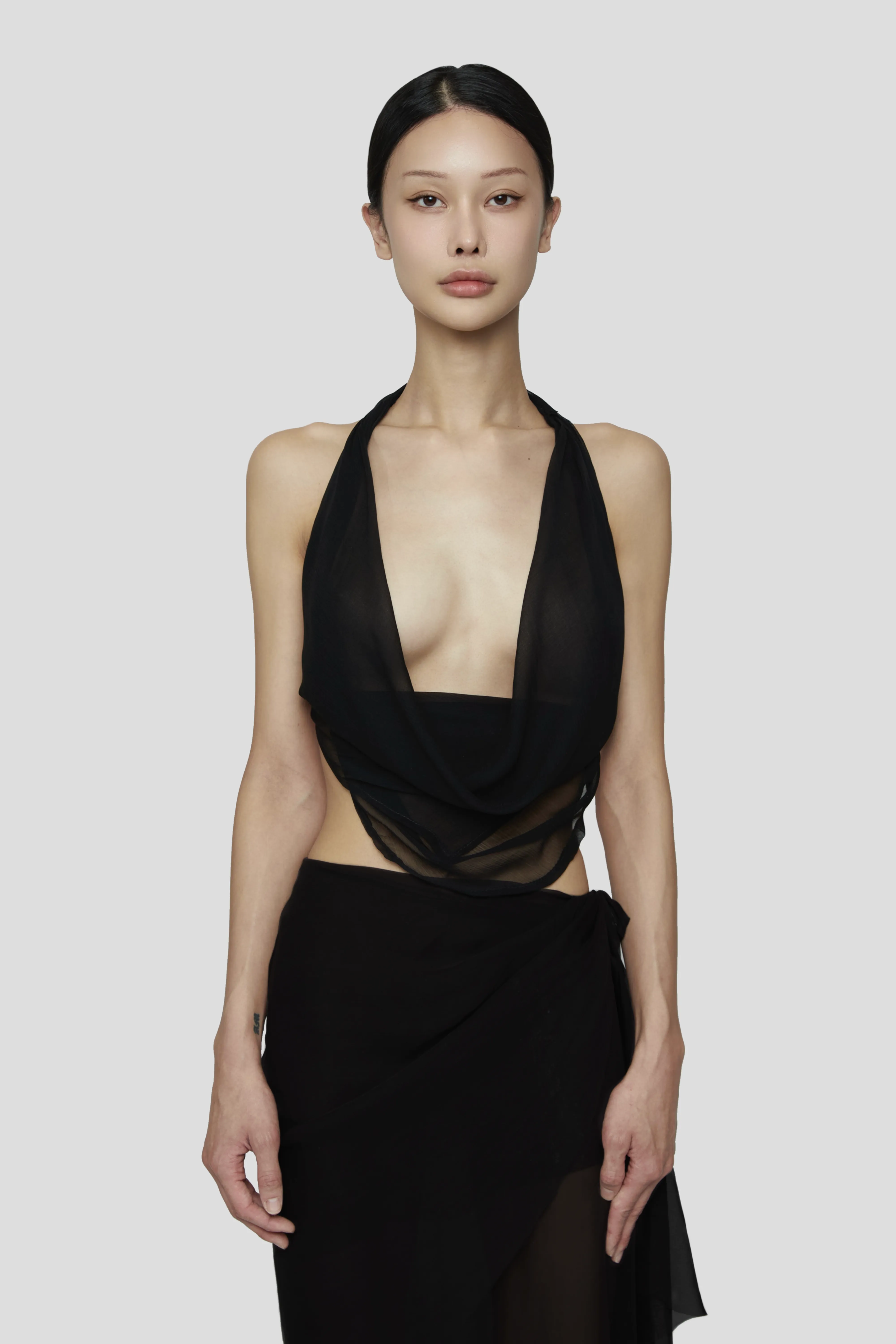 NOIR PLUNGE TOP