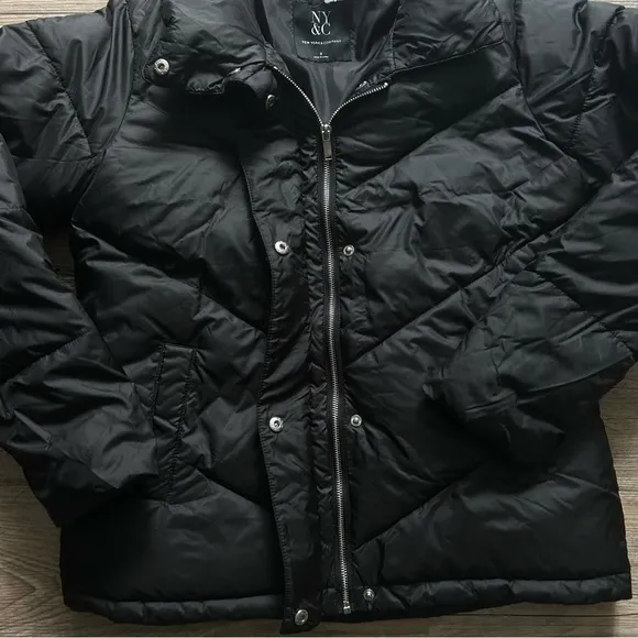 NWT New York and Company Short Zip-Front Puffer Jacket Ultra-Puff Collection